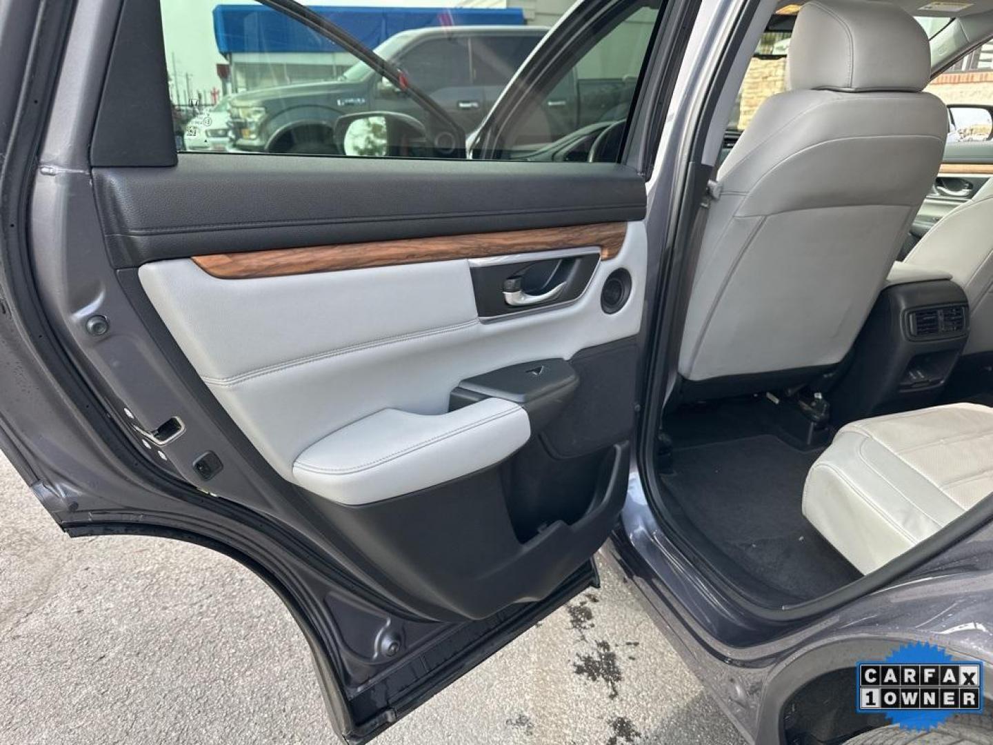 2017 Lunar Silver Metallic /Gray Honda CR-V EX-L (5J6RW2H85HL) with an 1.5L I4 DOHC 16V engine, CVT transmission, located at 10890 W. Colfax Ave., Lakewood, CO, 80215, (303) 274-7692, 39.739914, -105.120132 - 2017 Honda CR-V E-XL, Clean Title with very low miles!<br><br>All Cars Have Clean Titles And Are Serviced Before Sale., Blind Spot Monitoring, Backup Camera, Leather, Heated Seats, Bluetooth/ With Bluetooth Audio, New Brakes, AWD, Power moonroof.<br>D1 Auto NEVER charges dealer fees! All cars have c - Photo#20