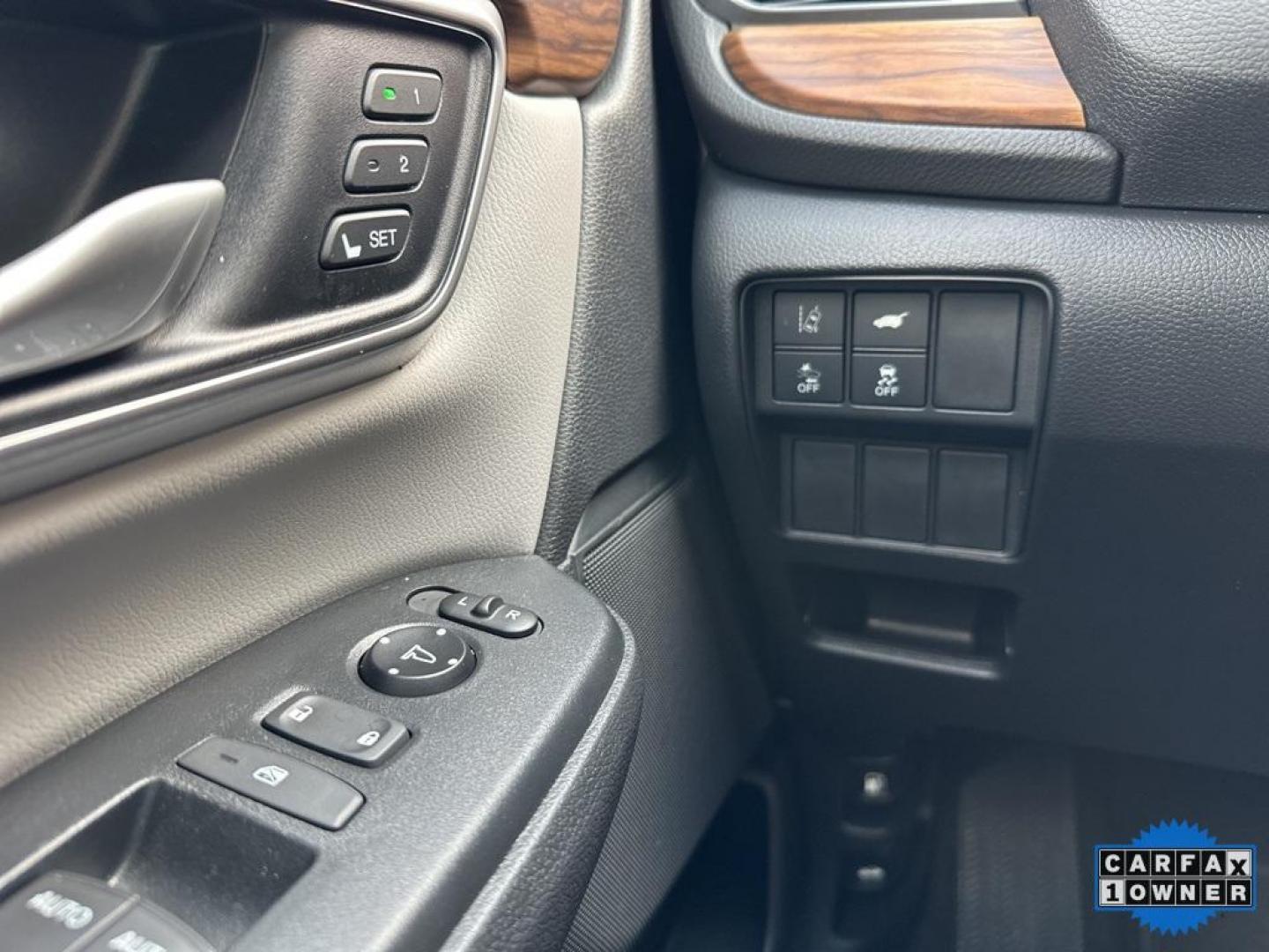 2017 Lunar Silver Metallic /Gray Honda CR-V EX-L (5J6RW2H85HL) with an 1.5L I4 DOHC 16V engine, CVT transmission, located at 10890 W. Colfax Ave., Lakewood, CO, 80215, (303) 274-7692, 39.739914, -105.120132 - 2017 Honda CR-V E-XL, Clean Title with very low miles!<br><br>All Cars Have Clean Titles And Are Serviced Before Sale., Blind Spot Monitoring, Backup Camera, Leather, Heated Seats, Bluetooth/ With Bluetooth Audio, New Brakes, AWD, Power moonroof.<br>D1 Auto NEVER charges dealer fees! All cars have c - Photo#29