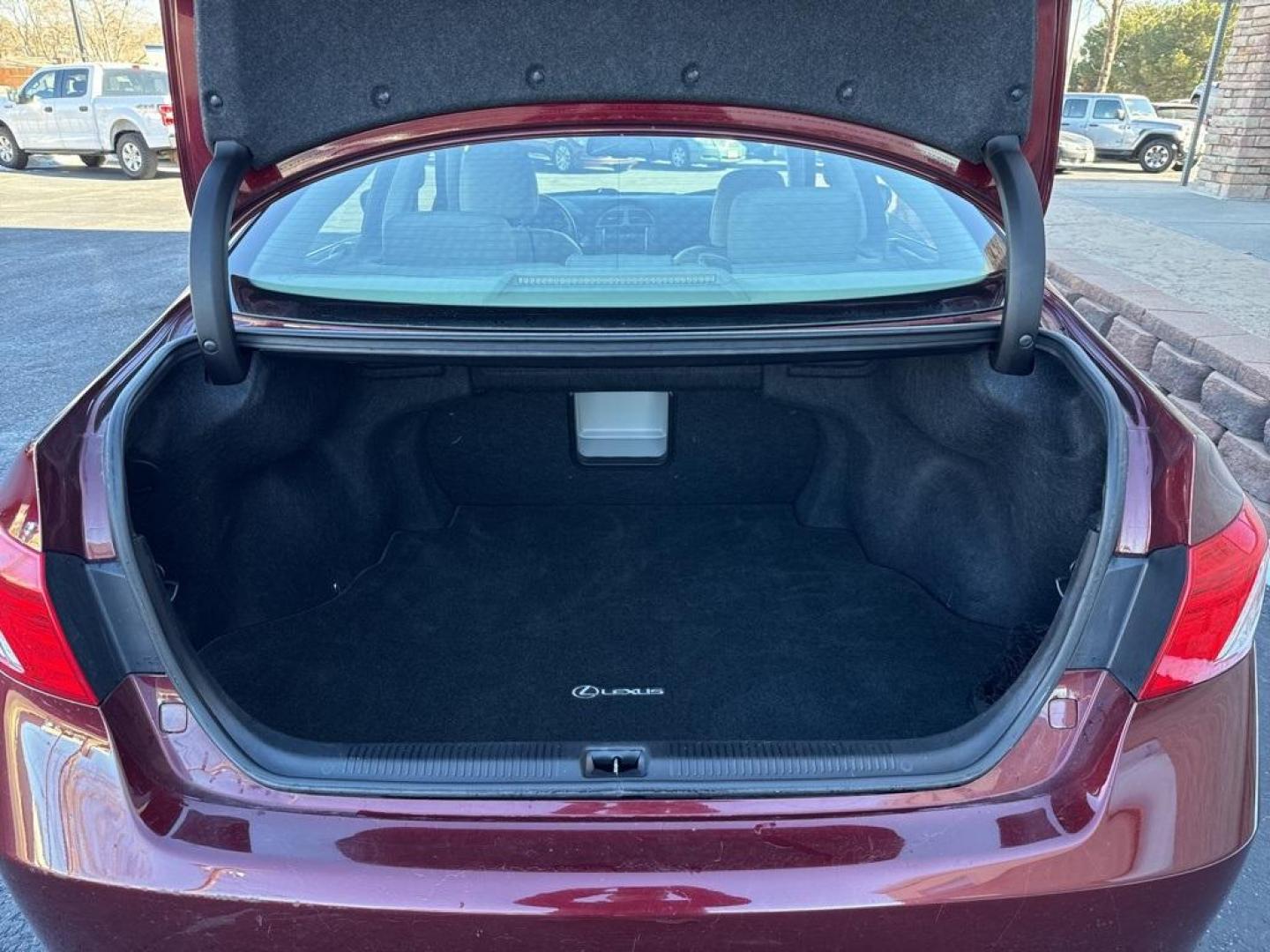 2008 Royal Ruby Metallic /Light Gray Lexus ES 350 (JTHBJ46G882) with an 3.5L V6 DOHC Dual VVT-i 24V engine, Automatic transmission, located at 10890 W. Colfax Ave., Lakewood, CO, 80215, (303) 274-7692, 39.739914, -105.120132 - 2008 Lexus ES FWD Light Gray Cloth.<br><br>D1 Auto NEVER charges dealer fees! All cars have clean titles and have been inspected for mechanical issues. We have financing for everyone. Good credit, bad credit, first time buyers.<br>Odometer is 7992 miles below market average!<br>Please call Lakewood - Photo#16