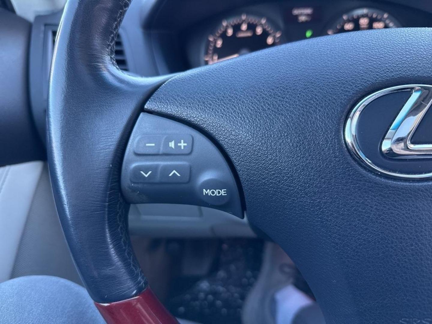2008 Royal Ruby Metallic /Light Gray Lexus ES 350 (JTHBJ46G882) with an 3.5L V6 DOHC Dual VVT-i 24V engine, Automatic transmission, located at 10890 W. Colfax Ave., Lakewood, CO, 80215, (303) 274-7692, 39.739914, -105.120132 - 2008 Lexus ES FWD Light Gray Cloth.<br><br>D1 Auto NEVER charges dealer fees! All cars have clean titles and have been inspected for mechanical issues. We have financing for everyone. Good credit, bad credit, first time buyers.<br>Odometer is 7992 miles below market average!<br>Please call Lakewood - Photo#20