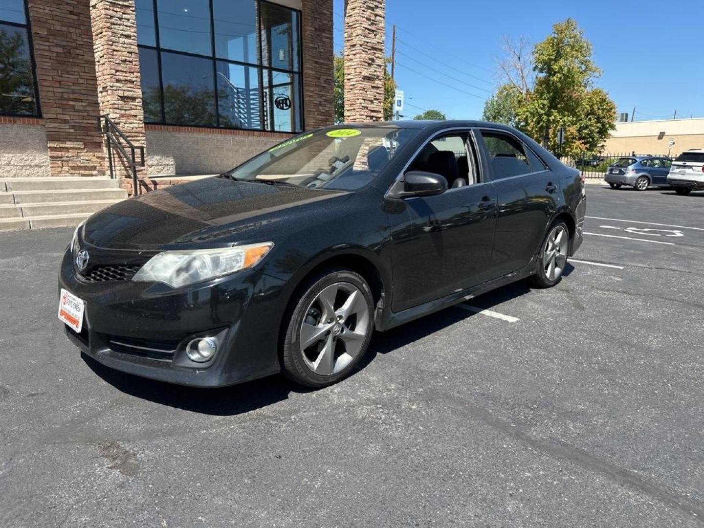 2014 BLACK Toyota Camry SE (4T1BF1FK9EU) with an 4 Cyl, 2.5L engine, Automatic transmission, located at 10890 W. Colfax Ave., Lakewood, CO, 80215, (303) 274-7692, 39.739914, -105.120132 - Introducing the 2014 Toyota Camry SE, a stunning blend of reliability, efficiency, and style that stands out on the road! This vehicle is perfect for those who crave a dynamic driving experience without compromising on comfort and practicality.<br><br>Under the hood, you'll find a spirited 2.5L 4-cy - Photo#23