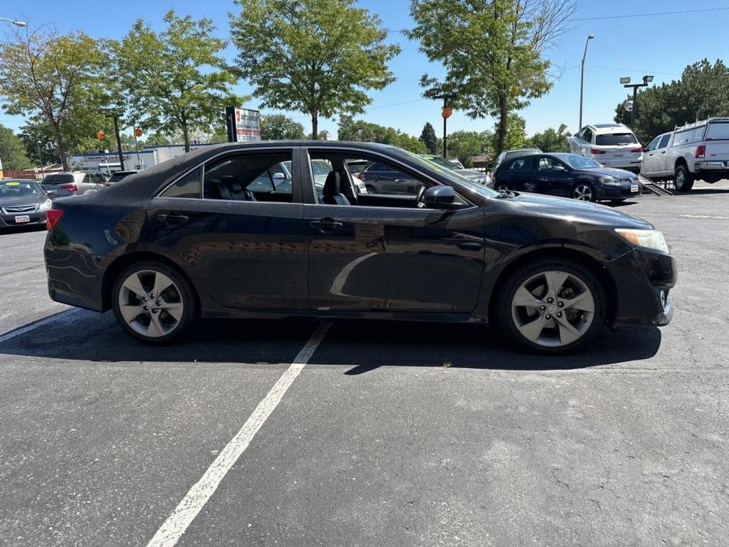 2014 BLACK Toyota Camry SE (4T1BF1FK9EU) with an 4 Cyl, 2.5L engine, Automatic transmission, located at 10890 W. Colfax Ave., Lakewood, CO, 80215, (303) 274-7692, 39.739914, -105.120132 - Introducing the 2014 Toyota Camry SE, a stunning blend of reliability, efficiency, and style that stands out on the road! This vehicle is perfect for those who crave a dynamic driving experience without compromising on comfort and practicality.<br><br>Under the hood, you'll find a spirited 2.5L 4-cy - Photo#26