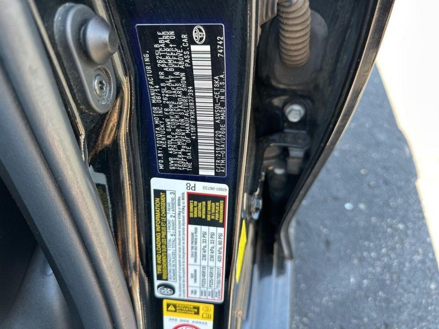 2014 BLACK Toyota Camry SE (4T1BF1FK9EU) with an 4 Cyl, 2.5L engine, Automatic transmission, located at 10890 W. Colfax Ave., Lakewood, CO, 80215, (303) 274-7692, 39.739914, -105.120132 - Introducing the 2014 Toyota Camry SE, a stunning blend of reliability, efficiency, and style that stands out on the road! This vehicle is perfect for those who crave a dynamic driving experience without compromising on comfort and practicality.<br><br>Under the hood, you'll find a spirited 2.5L 4-cy - Photo#17