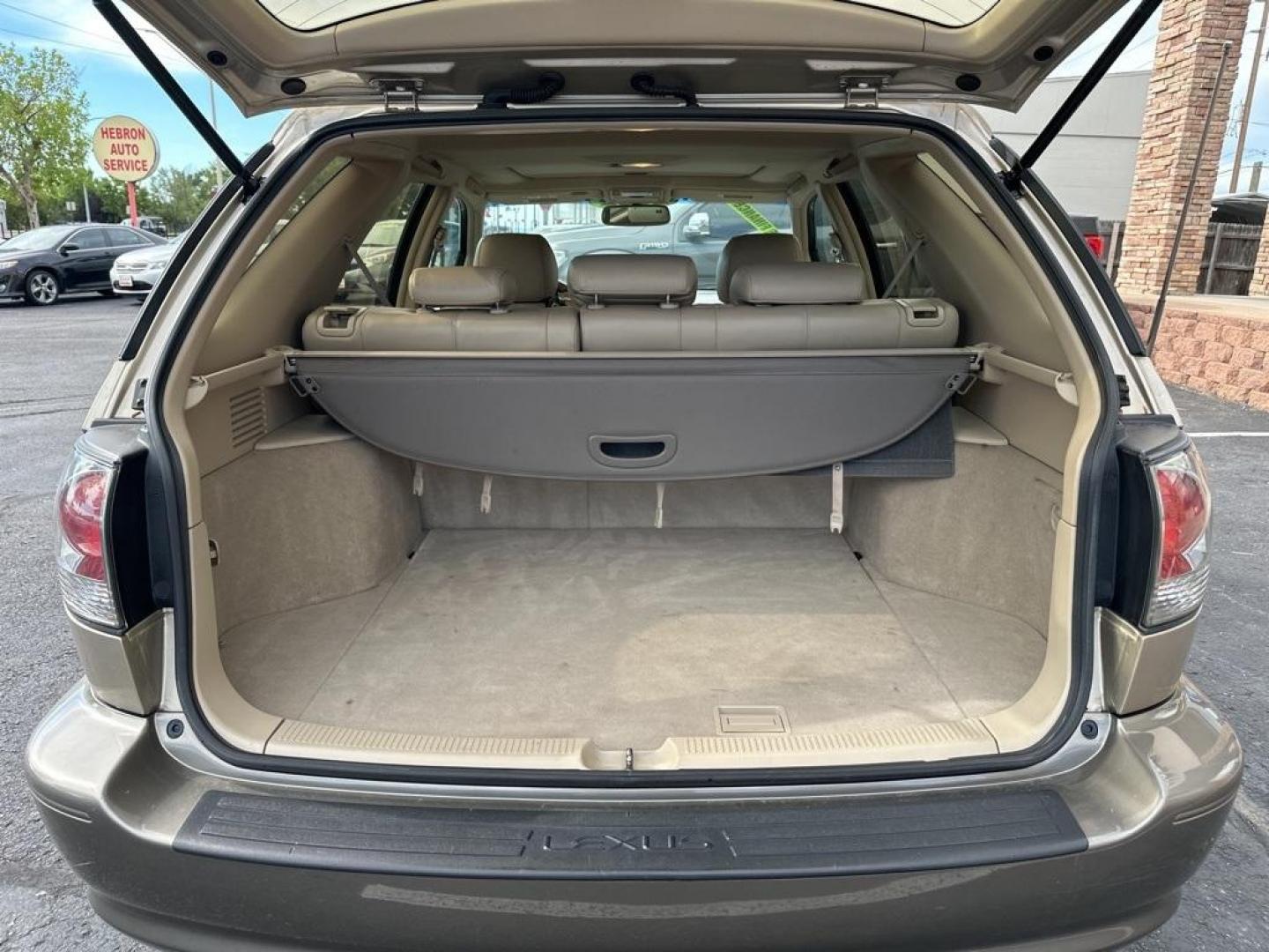 2002 Burnished Gold Metallic /Ivory Lexus RX 300 (JTJGF10U820) with an 3.0L V6 SMPI DOHC engine, Automatic transmission, located at 10890 W. Colfax Ave., Lakewood, CO, 80215, (303) 274-7692, 39.739914, -105.120132 - 2002 Lexus RX<br><br>D1 Auto NEVER charges dealer fees! All cars have clean titles and have been inspected for mechanical issues. We have financing for everyone. Good credit, bad credit, first time buyers.<br>Clean CARFAX.<br>Please call Lakewood Location 303-274-7692 or Thornton 303-287-5511 to sch - Photo#14