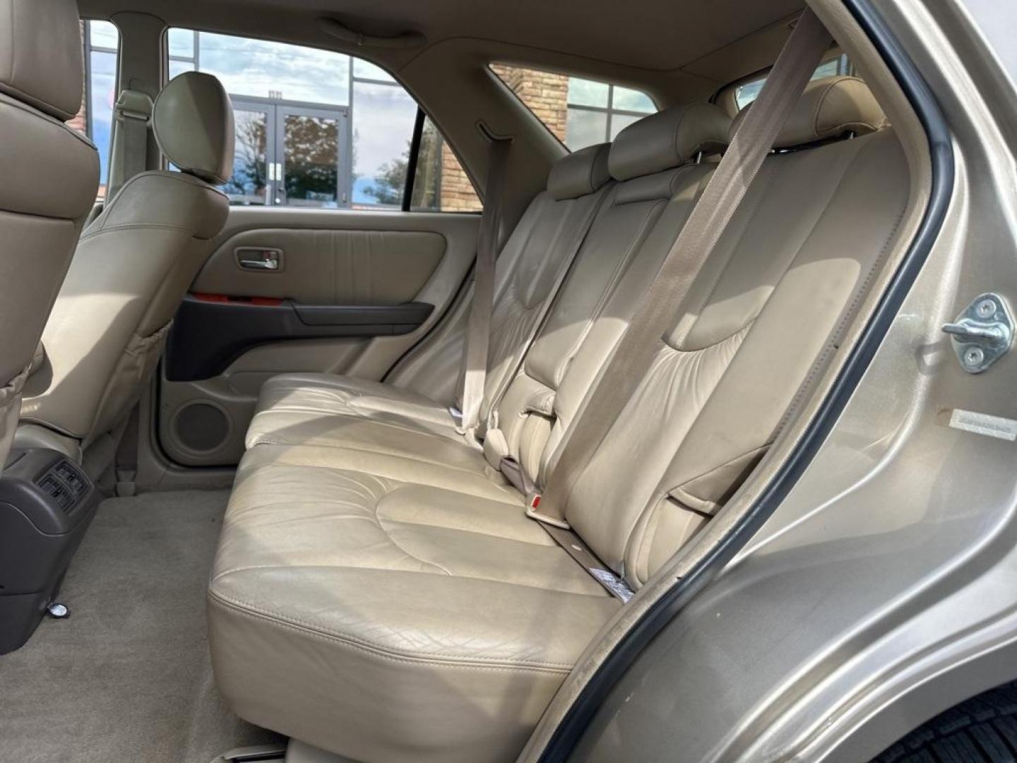2002 Burnished Gold Metallic /Ivory Lexus RX 300 (JTJGF10U820) with an 3.0L V6 SMPI DOHC engine, Automatic transmission, located at 10890 W. Colfax Ave., Lakewood, CO, 80215, (303) 274-7692, 39.739914, -105.120132 - 2002 Lexus RX<br><br>D1 Auto NEVER charges dealer fees! All cars have clean titles and have been inspected for mechanical issues. We have financing for everyone. Good credit, bad credit, first time buyers.<br>Clean CARFAX.<br>Please call Lakewood Location 303-274-7692 or Thornton 303-287-5511 to sch - Photo#15