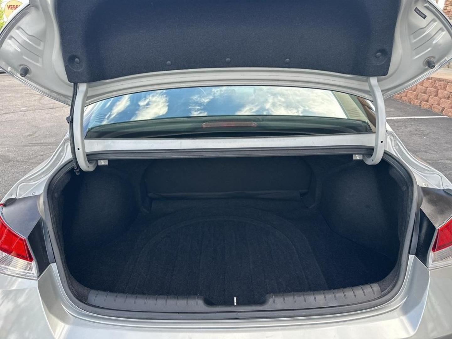 2021 Shimmering Silver Pearl /Black Hyundai Elantra SEL (5NPLM4AG9MH) with an 2.0L 4-Cylinder DOHC 16V engine, CVT transmission, located at 10890 W. Colfax Ave., Lakewood, CO, 80215, (303) 274-7692, 39.739914, -105.120132 - 2021 Hyundai Elantra One Owner, SEL loaded with, blind spot detection, Apple/Android Carplay, Lane departure warning, push button start and excellent fuel economy. <br><br>All Cars Have Clean Titles And Are Serviced Before Sale., CarfaxOne Owner, No Accidents, Apple/Android Car Play, Backup Camera, - Photo#18