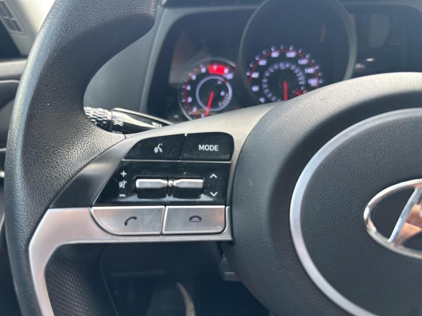 2021 Shimmering Silver Pearl /Black Hyundai Elantra SEL (5NPLM4AG9MH) with an 2.0L 4-Cylinder DOHC 16V engine, CVT transmission, located at 10890 W. Colfax Ave., Lakewood, CO, 80215, (303) 274-7692, 39.739914, -105.120132 - 2021 Hyundai Elantra One Owner, SEL loaded with, blind spot detection, Apple/Android Carplay, Lane departure warning, push button start and excellent fuel economy. <br><br>All Cars Have Clean Titles And Are Serviced Before Sale., CarfaxOne Owner, No Accidents, Apple/Android Car Play, Backup Camera, - Photo#20