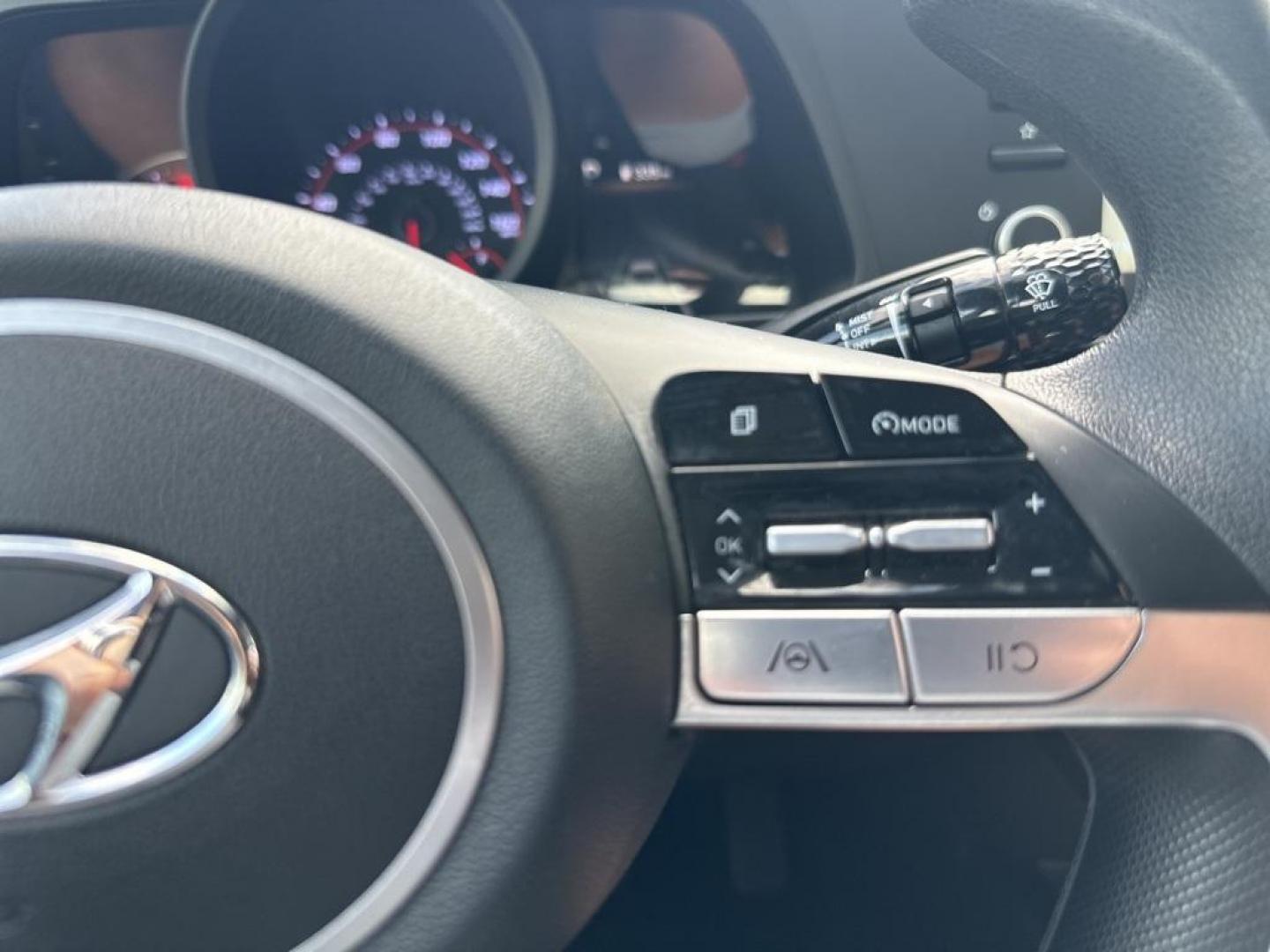 2021 Shimmering Silver Pearl /Black Hyundai Elantra SEL (5NPLM4AG9MH) with an 2.0L 4-Cylinder DOHC 16V engine, CVT transmission, located at 10890 W. Colfax Ave., Lakewood, CO, 80215, (303) 274-7692, 39.739914, -105.120132 - 2021 Hyundai Elantra One Owner, SEL loaded with, blind spot detection, Apple/Android Carplay, Lane departure warning, push button start and excellent fuel economy. <br><br>All Cars Have Clean Titles And Are Serviced Before Sale., CarfaxOne Owner, No Accidents, Apple/Android Car Play, Backup Camera, - Photo#21