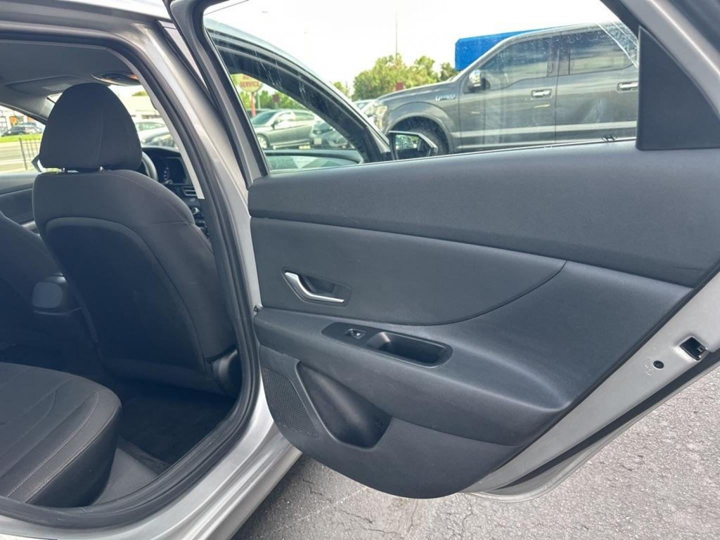 2021 Shimmering Silver Pearl /Black Hyundai Elantra SEL (5NPLM4AG9MH) with an 2.0L 4-Cylinder DOHC 16V engine, CVT transmission, located at 10890 W. Colfax Ave., Lakewood, CO, 80215, (303) 274-7692, 39.739914, -105.120132 - 2021 Hyundai Elantra One Owner, SEL loaded with, blind spot detection, Apple/Android Carplay, Lane departure warning, push button start and excellent fuel economy. <br><br>All Cars Have Clean Titles And Are Serviced Before Sale., CarfaxOne Owner, No Accidents, Apple/Android Car Play, Backup Camera, - Photo#23