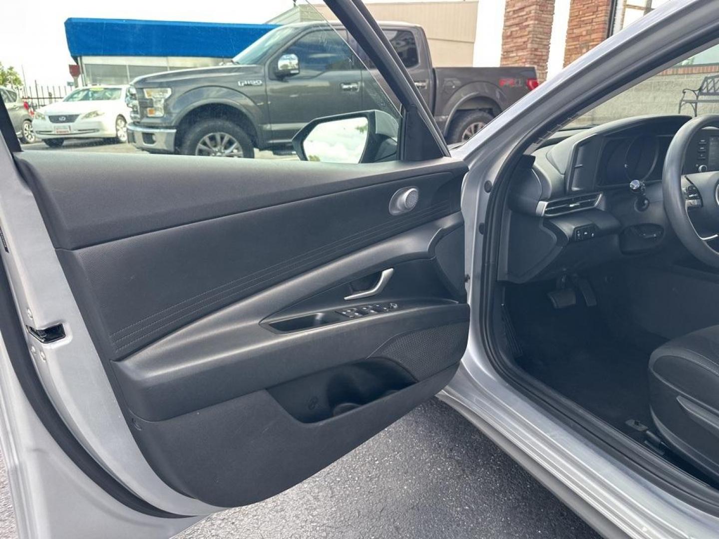 2021 Shimmering Silver Pearl /Black Hyundai Elantra SEL (5NPLM4AG9MH) with an 2.0L 4-Cylinder DOHC 16V engine, CVT transmission, located at 10890 W. Colfax Ave., Lakewood, CO, 80215, (303) 274-7692, 39.739914, -105.120132 - 2021 Hyundai Elantra One Owner, SEL loaded with, blind spot detection, Apple/Android Carplay, Lane departure warning, push button start and excellent fuel economy. <br><br>All Cars Have Clean Titles And Are Serviced Before Sale., CarfaxOne Owner, No Accidents, Apple/Android Car Play, Backup Camera, - Photo#25