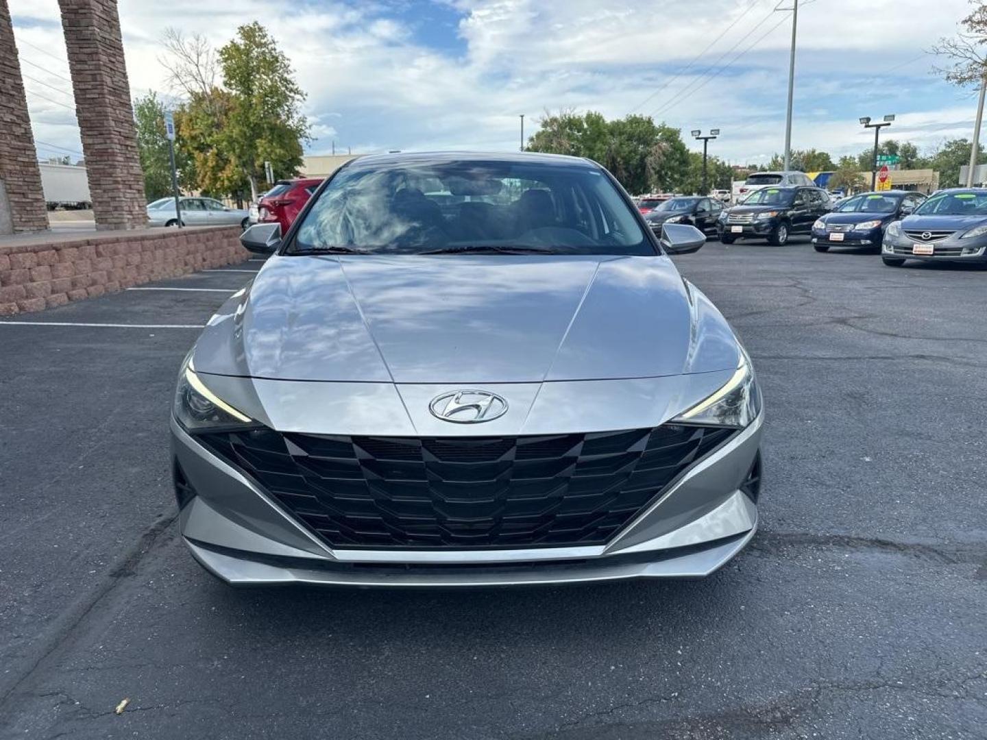 2021 Shimmering Silver Pearl /Black Hyundai Elantra SEL (5NPLM4AG9MH) with an 2.0L 4-Cylinder DOHC 16V engine, CVT transmission, located at 10890 W. Colfax Ave., Lakewood, CO, 80215, (303) 274-7692, 39.739914, -105.120132 - 2021 Hyundai Elantra One Owner, SEL loaded with, blind spot detection, Apple/Android Carplay, Lane departure warning, push button start and excellent fuel economy. <br><br>All Cars Have Clean Titles And Are Serviced Before Sale., CarfaxOne Owner, No Accidents, Apple/Android Car Play, Backup Camera, - Photo#2