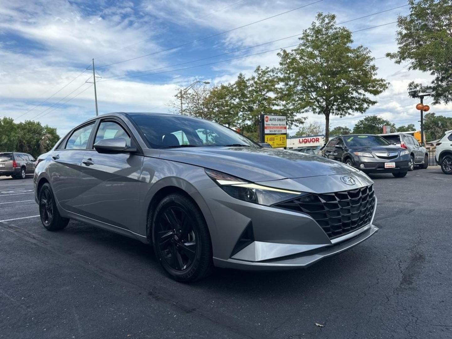 2021 Shimmering Silver Pearl /Black Hyundai Elantra SEL (5NPLM4AG9MH) with an 2.0L 4-Cylinder DOHC 16V engine, CVT transmission, located at 10890 W. Colfax Ave., Lakewood, CO, 80215, (303) 274-7692, 39.739914, -105.120132 - 2021 Hyundai Elantra One Owner, SEL loaded with, blind spot detection, Apple/Android Carplay, Lane departure warning, push button start and excellent fuel economy. <br><br>All Cars Have Clean Titles And Are Serviced Before Sale., CarfaxOne Owner, No Accidents, Apple/Android Car Play, Backup Camera, - Photo#3