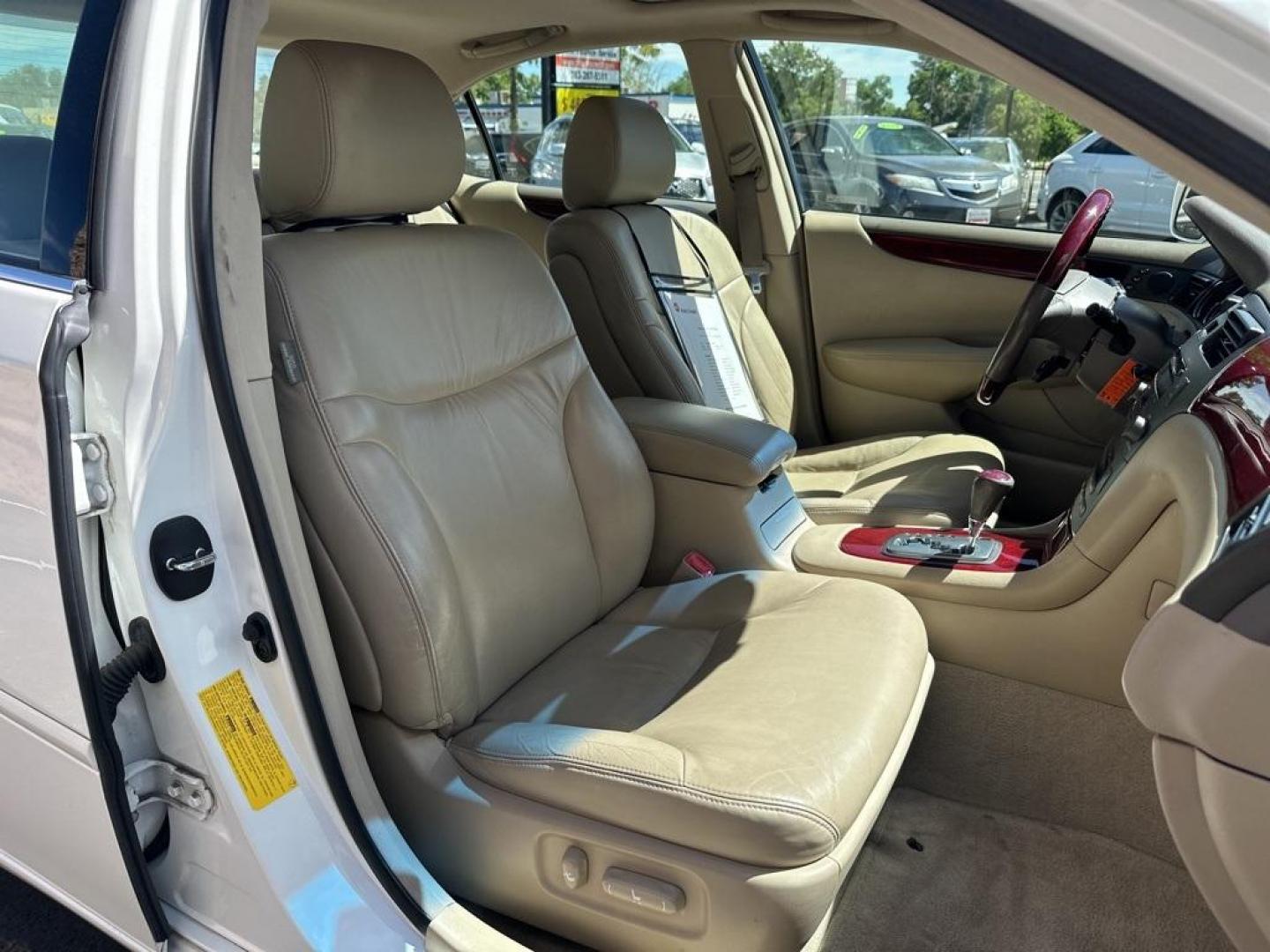 2004 White Lexus ES 330 (JTHBA30G245) with an 3.3L V6 SMPI DOHC engine, Automatic transmission, located at 10890 W. Colfax Ave., Lakewood, CO, 80215, (303) 274-7692, 39.739914, -105.120132 - 2004 Lexus ES<br><br>D1 Auto NEVER charges dealer fees! All cars have clean titles and have been inspected for mechanical issues. We have financing for everyone. Good credit, bad credit, first time buyers.<br>CARFAX One-Owner.<br>Please call Lakewood Location 303-274-7692 or Thornton 303-287-5511 to - Photo#10