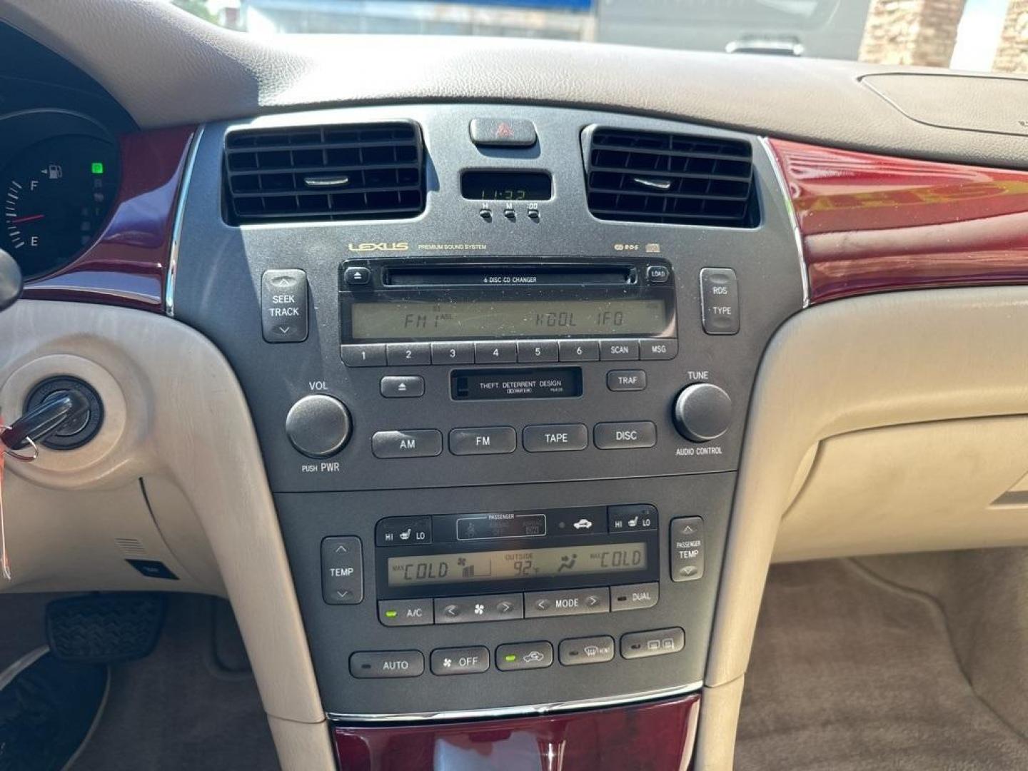 2004 White Lexus ES 330 (JTHBA30G245) with an 3.3L V6 SMPI DOHC engine, Automatic transmission, located at 10890 W. Colfax Ave., Lakewood, CO, 80215, (303) 274-7692, 39.739914, -105.120132 - 2004 Lexus ES<br><br>D1 Auto NEVER charges dealer fees! All cars have clean titles and have been inspected for mechanical issues. We have financing for everyone. Good credit, bad credit, first time buyers.<br>CARFAX One-Owner.<br>Please call Lakewood Location 303-274-7692 or Thornton 303-287-5511 to - Photo#15