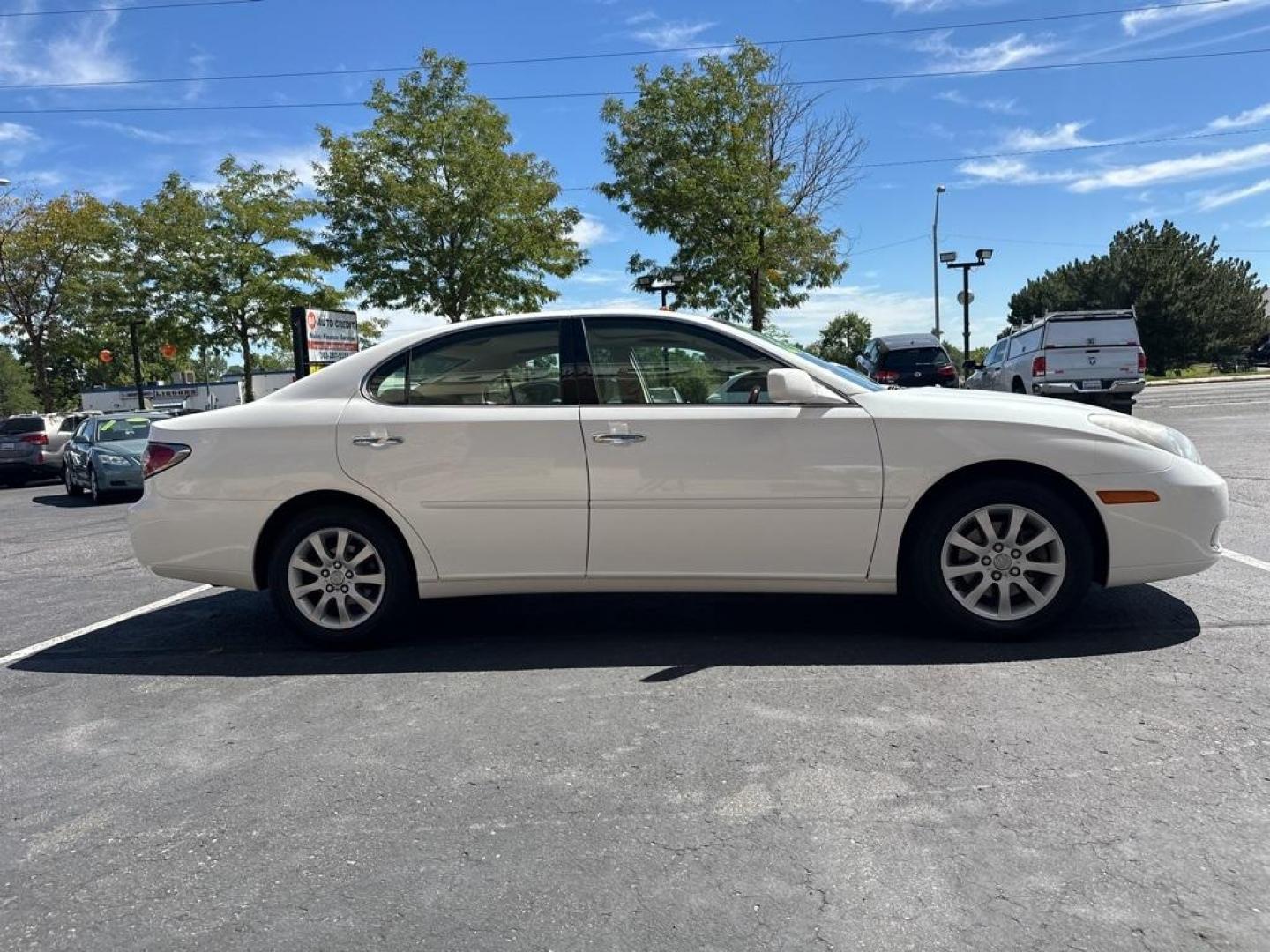 2004 White Lexus ES 330 (JTHBA30G245) with an 3.3L V6 SMPI DOHC engine, Automatic transmission, located at 10890 W. Colfax Ave., Lakewood, CO, 80215, (303) 274-7692, 39.739914, -105.120132 - 2004 Lexus ES<br><br>D1 Auto NEVER charges dealer fees! All cars have clean titles and have been inspected for mechanical issues. We have financing for everyone. Good credit, bad credit, first time buyers.<br>CARFAX One-Owner.<br>Please call Lakewood Location 303-274-7692 or Thornton 303-287-5511 to - Photo#2