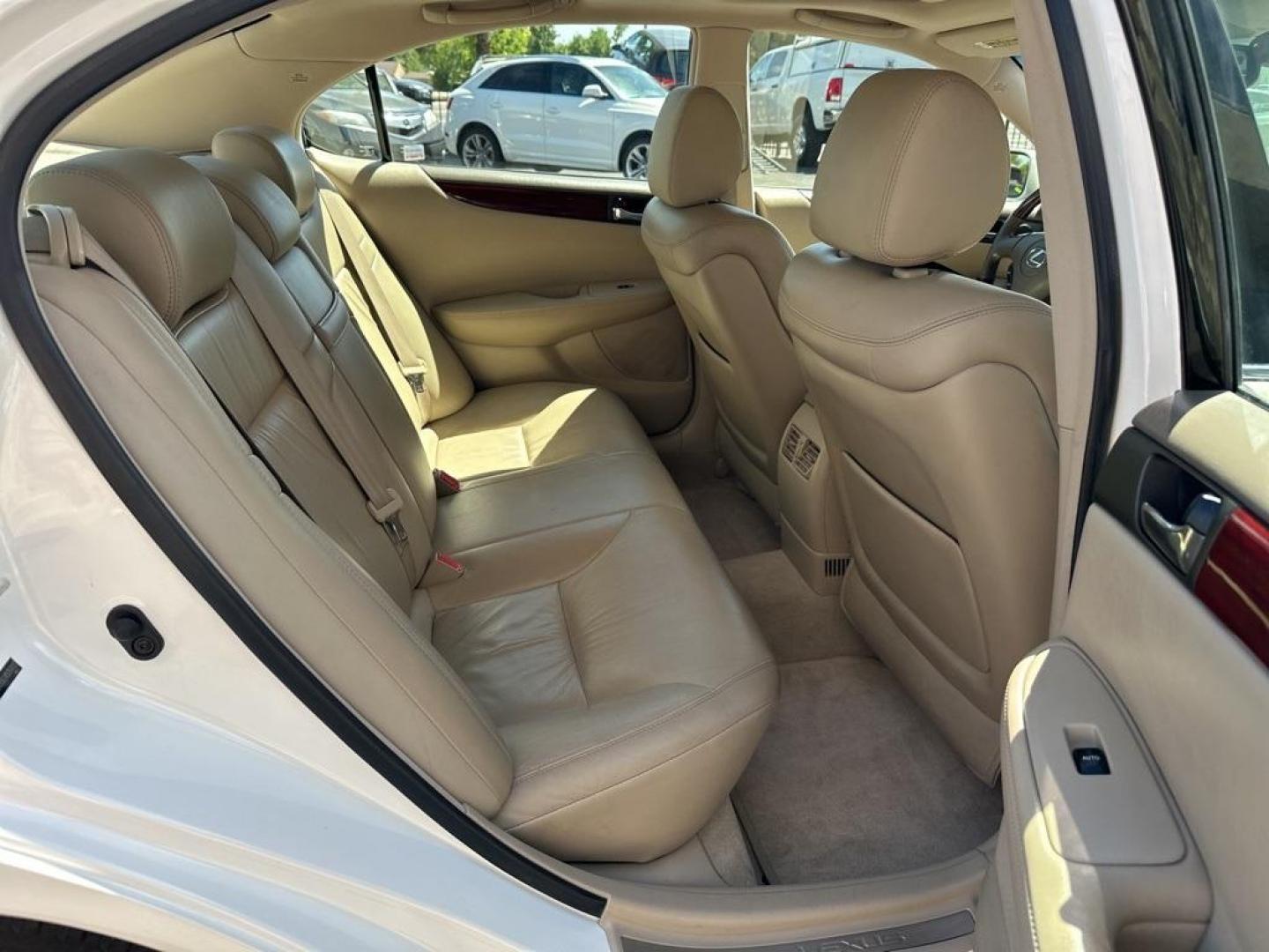2004 White Lexus ES 330 (JTHBA30G245) with an 3.3L V6 SMPI DOHC engine, Automatic transmission, located at 10890 W. Colfax Ave., Lakewood, CO, 80215, (303) 274-7692, 39.739914, -105.120132 - 2004 Lexus ES<br><br>D1 Auto NEVER charges dealer fees! All cars have clean titles and have been inspected for mechanical issues. We have financing for everyone. Good credit, bad credit, first time buyers.<br>CARFAX One-Owner.<br>Please call Lakewood Location 303-274-7692 or Thornton 303-287-5511 to - Photo#8