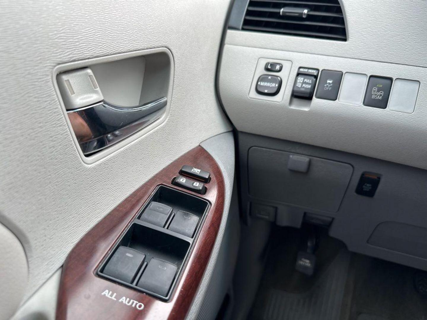 2013 GRAY Toyota Sienna XLE FWD 8-PASSENGER (5TDYK3DC9DS) with an V6, 3.5L engine, Automatic transmission, located at 10890 W. Colfax Ave., Lakewood, CO, 80215, (303) 274-7692, 39.739914, -105.120132 - Photo#25