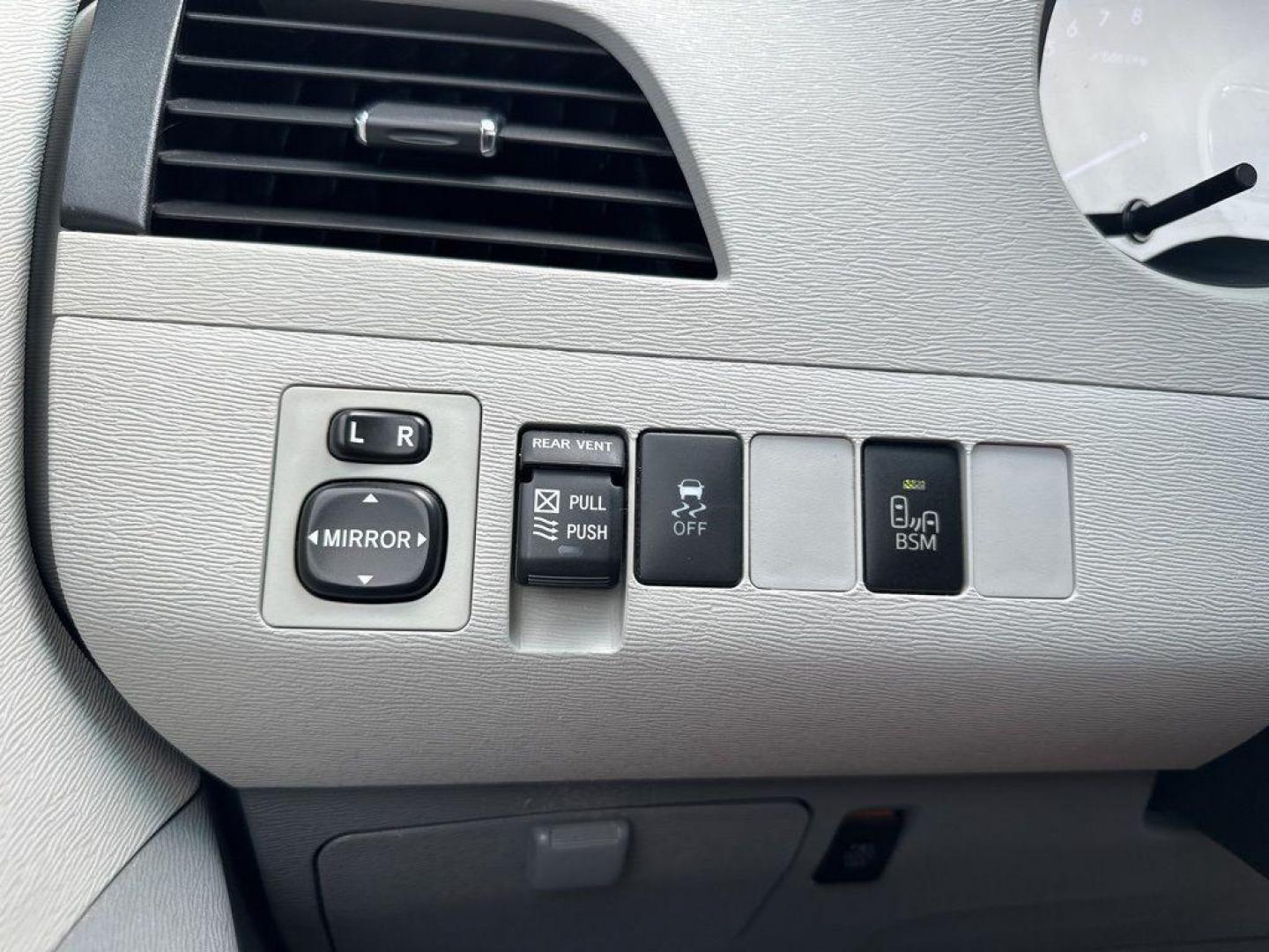 2013 GRAY Toyota Sienna XLE FWD 8-PASSENGER (5TDYK3DC9DS) with an V6, 3.5L engine, Automatic transmission, located at 10890 W. Colfax Ave., Lakewood, CO, 80215, (303) 274-7692, 39.739914, -105.120132 - Photo#26