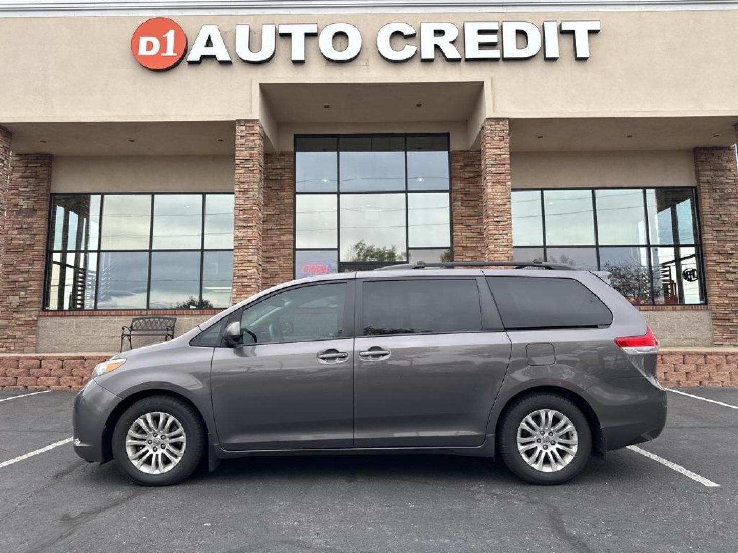 2013 GRAY Toyota Sienna XLE FWD 8-PASSENGER (5TDYK3DC9DS) with an V6, 3.5L engine, Automatic transmission, located at 10890 W. Colfax Ave., Lakewood, CO, 80215, (303) 274-7692, 39.739914, -105.120132 - Photo#27