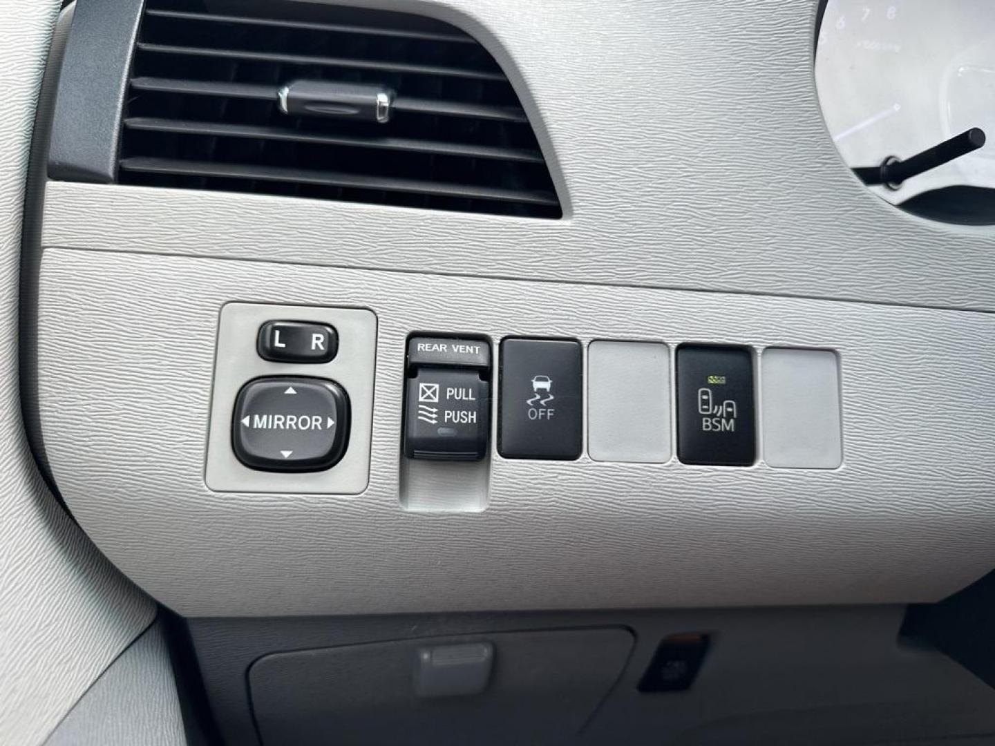 2013 GRAY Toyota Sienna XLE FWD 8-PASSENGER (5TDYK3DC9DS) with an V6, 3.5L engine, Automatic transmission, located at 10890 W. Colfax Ave., Lakewood, CO, 80215, (303) 274-7692, 39.739914, -105.120132 - Photo#53