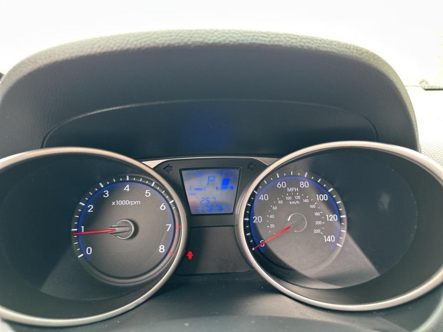 2013 Ash Black /Black Hyundai Tucson GLS (KM8JUCAC6DU) with an 2.4L I4 MPI DOHC CVVT 16V Theta 2 engine, Automatic transmission, located at 10890 W. Colfax Ave., Lakewood, CO, 80215, (303) 274-7692, 39.739914, -105.120132 - 2013 Hyundai Tucson<br><br>D1 Auto NEVER charges dealer fees! All cars have clean titles and have been inspected for mechanical issues. We have financing for everyone. Good credit, bad credit, first time buyers.<br><br>Please call Lakewood Location 303-274-7692 or Thornton 303-287-5511 to schedule a - Photo#18