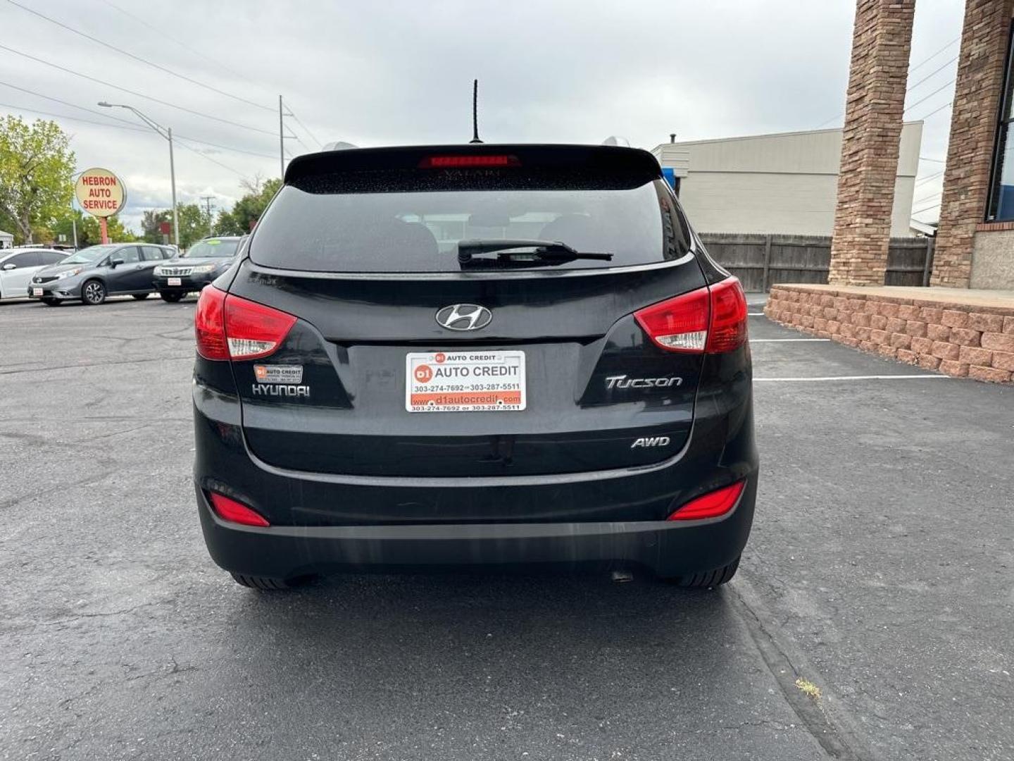 2013 Ash Black /Black Hyundai Tucson GLS (KM8JUCAC6DU) with an 2.4L I4 MPI DOHC CVVT 16V Theta 2 engine, Automatic transmission, located at 10890 W. Colfax Ave., Lakewood, CO, 80215, (303) 274-7692, 39.739914, -105.120132 - 2013 Hyundai Tucson<br><br>D1 Auto NEVER charges dealer fees! All cars have clean titles and have been inspected for mechanical issues. We have financing for everyone. Good credit, bad credit, first time buyers.<br><br>Please call Lakewood Location 303-274-7692 or Thornton 303-287-5511 to schedule a - Photo#6