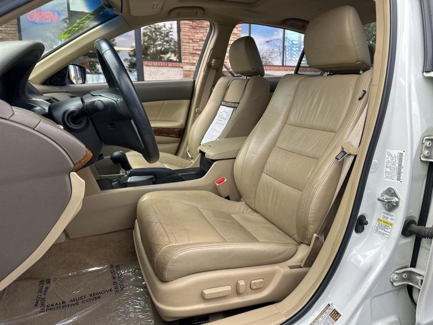 2008 White Honda Accord EX-L (1HGCP36828A) with an 3.5L V6 SOHC i-VTEC 24V engine, Automatic transmission, located at 10890 W. Colfax Ave., Lakewood, CO, 80215, (303) 274-7692, 39.739914, -105.120132 - 2008 Honda Accord<br><br>D1 Auto NEVER charges dealer fees! All cars have clean titles and have been inspected for mechanical issues. We have financing for everyone. Good credit, bad credit, first time buyers.<br>Odometer is 49687 miles below market average!<br>Please call Lakewood Location 303-274- - Photo#16