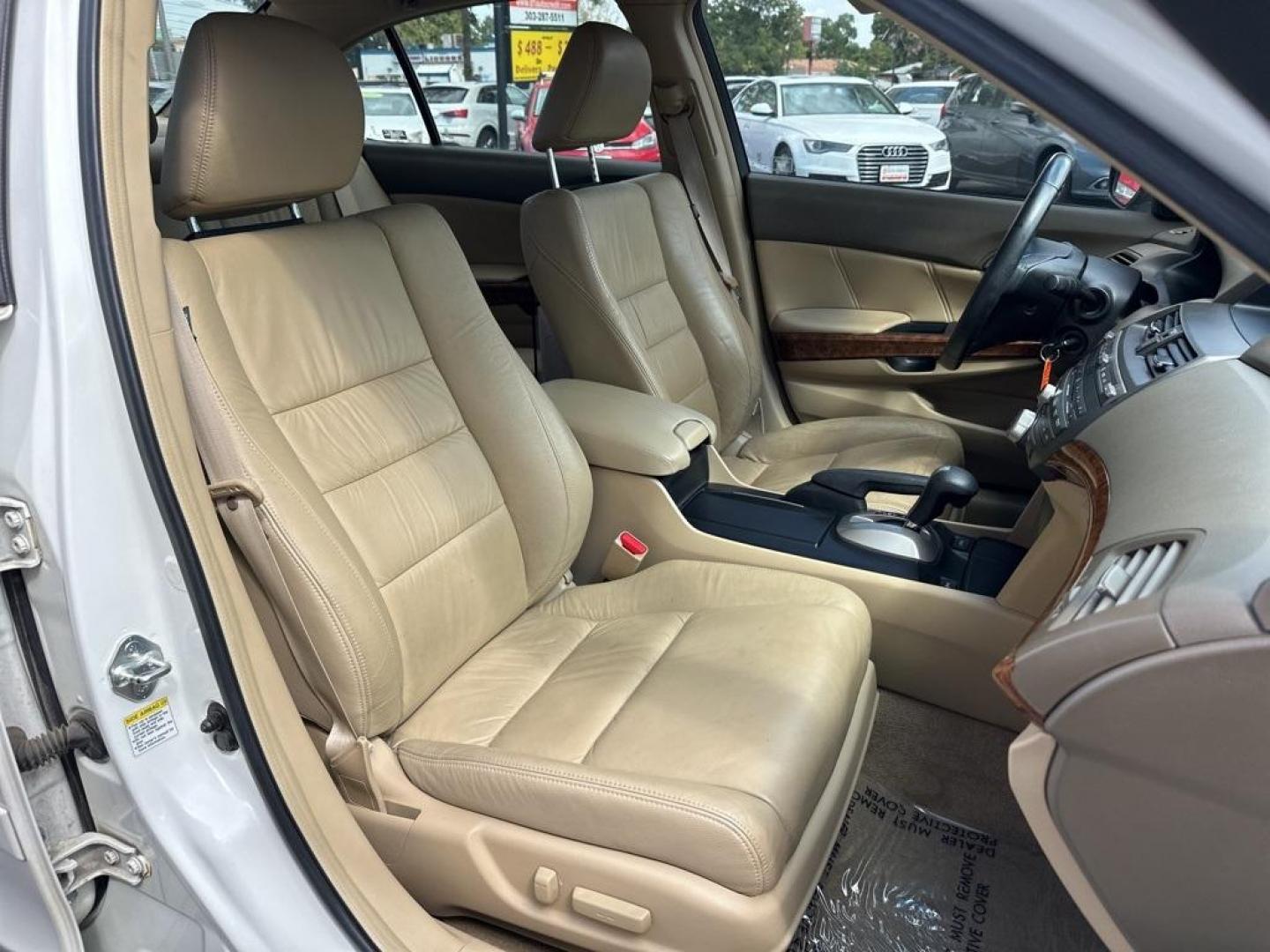 2008 White Honda Accord EX-L (1HGCP36828A) with an 3.5L V6 SOHC i-VTEC 24V engine, Automatic transmission, located at 10890 W. Colfax Ave., Lakewood, CO, 80215, (303) 274-7692, 39.739914, -105.120132 - 2008 Honda Accord<br><br>D1 Auto NEVER charges dealer fees! All cars have clean titles and have been inspected for mechanical issues. We have financing for everyone. Good credit, bad credit, first time buyers.<br>Odometer is 49687 miles below market average!<br>Please call Lakewood Location 303-274- - Photo#17