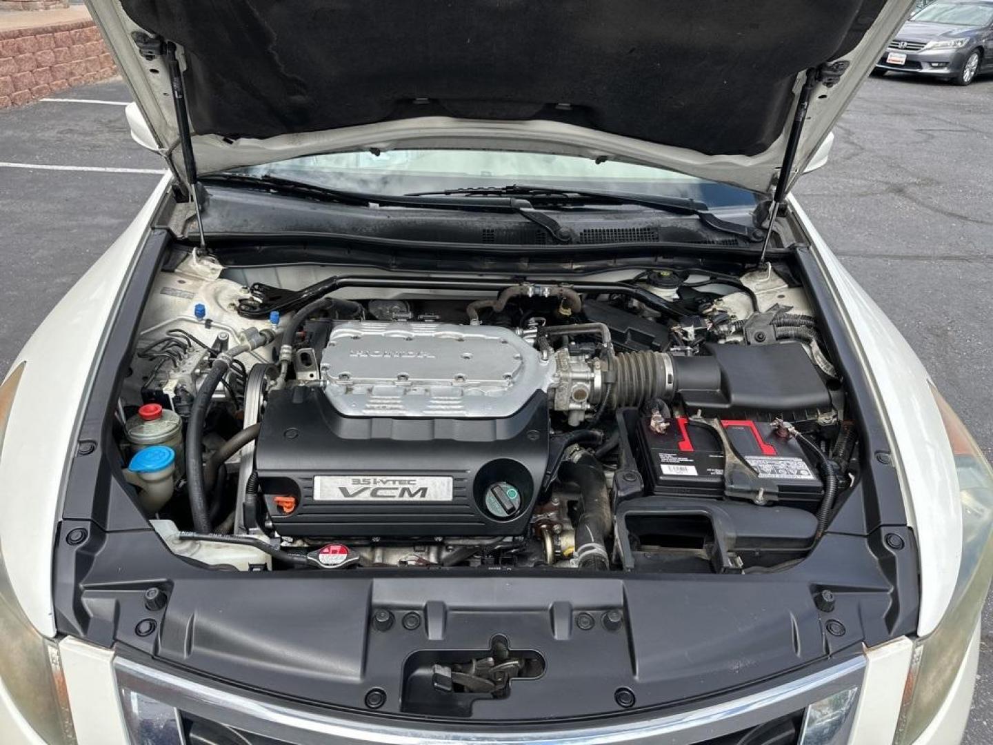 2008 White Honda Accord EX-L (1HGCP36828A) with an 3.5L V6 SOHC i-VTEC 24V engine, Automatic transmission, located at 10890 W. Colfax Ave., Lakewood, CO, 80215, (303) 274-7692, 39.739914, -105.120132 - 2008 Honda Accord<br><br>D1 Auto NEVER charges dealer fees! All cars have clean titles and have been inspected for mechanical issues. We have financing for everyone. Good credit, bad credit, first time buyers.<br>Odometer is 49687 miles below market average!<br>Please call Lakewood Location 303-274- - Photo#24