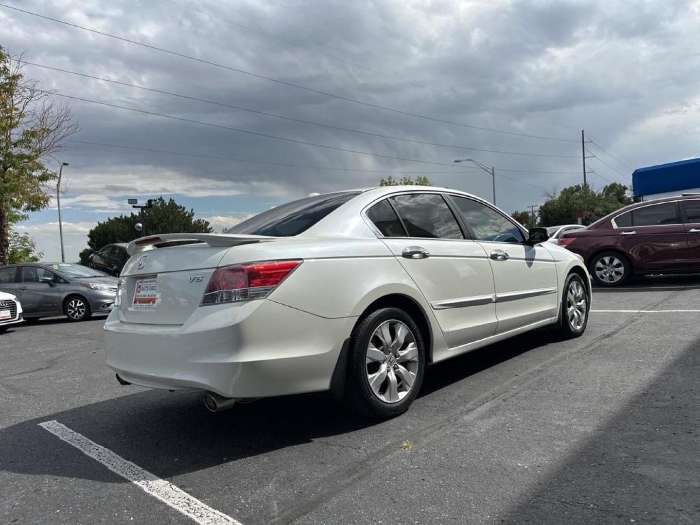2008 White Honda Accord EX-L (1HGCP36828A) with an 3.5L V6 SOHC i-VTEC 24V engine, Automatic transmission, located at 10890 W. Colfax Ave., Lakewood, CO, 80215, (303) 274-7692, 39.739914, -105.120132 - 2008 Honda Accord<br><br>D1 Auto NEVER charges dealer fees! All cars have clean titles and have been inspected for mechanical issues. We have financing for everyone. Good credit, bad credit, first time buyers.<br>Odometer is 49687 miles below market average!<br>Please call Lakewood Location 303-274- - Photo#5