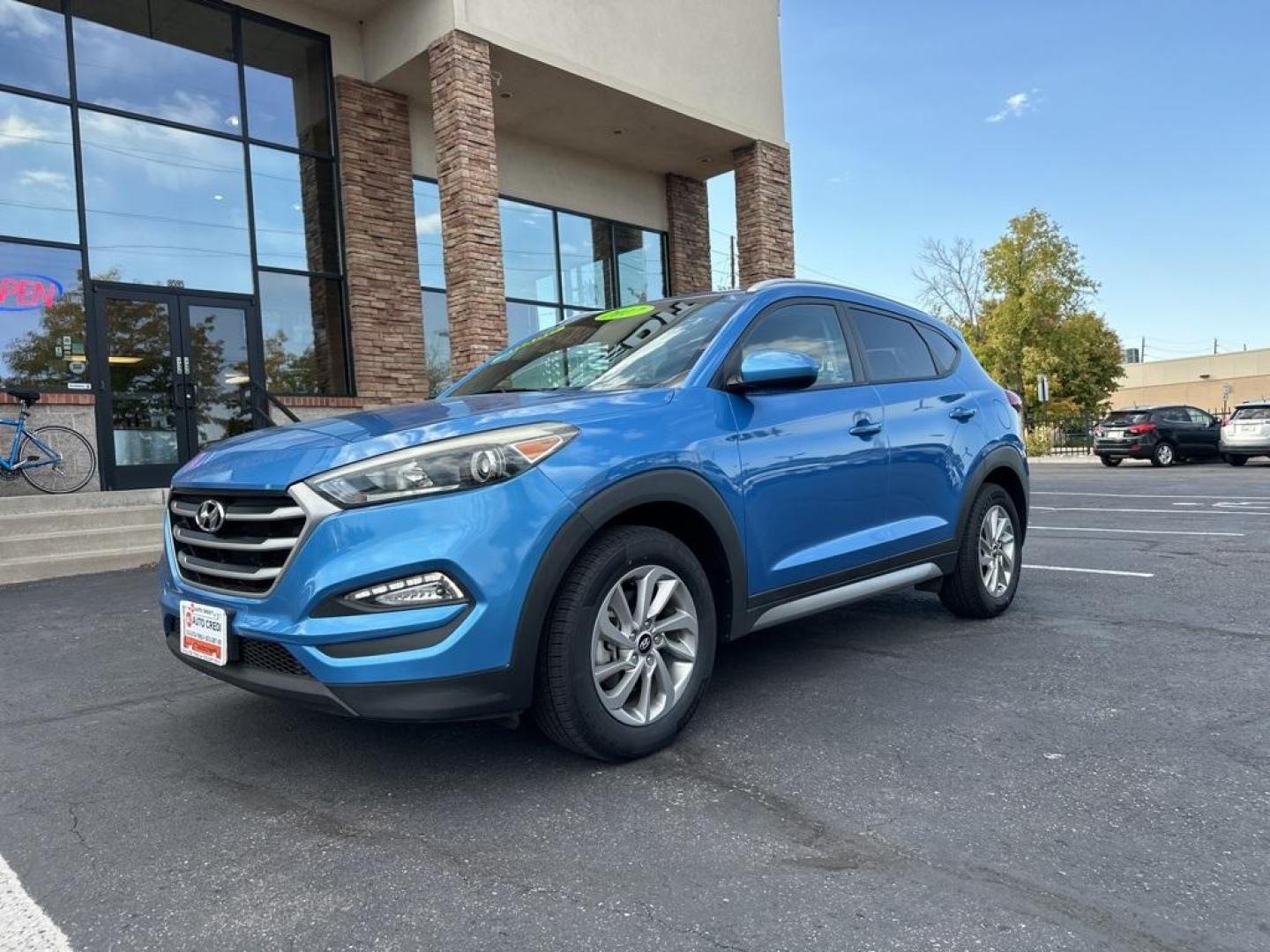 2017 Caribbean Blue /Black Hyundai Tucson SE (KM8J3CA40HU) with an 2.0L DOHC engine, Automatic transmission, located at 10890 W. Colfax Ave., Lakewood, CO, 80215, (303) 274-7692, 39.739914, -105.120132 - 2017 Hyundai Tucson All Wheel Drive with clean Colorado title and fully serviced in excellent condition inside and out. Backup Camera, Bluetooth and more.<br><br>All Cars Have Clean Titles And Are Serviced Before Sale., Backup Camera, AWD.<br>D1 Auto NEVER charges dealer fees! All cars have clean ti - Photo#1