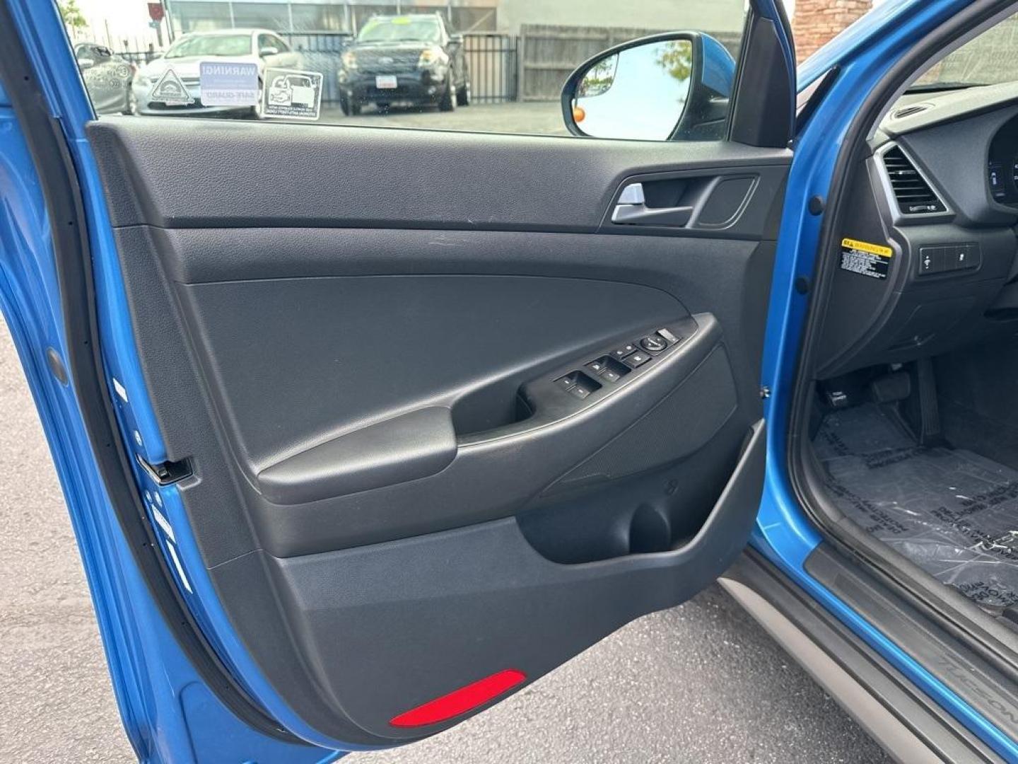 2017 Caribbean Blue /Black Hyundai Tucson SE (KM8J3CA40HU) with an 2.0L DOHC engine, Automatic transmission, located at 10890 W. Colfax Ave., Lakewood, CO, 80215, (303) 274-7692, 39.739914, -105.120132 - 2017 Hyundai Tucson All Wheel Drive with clean Colorado title and fully serviced in excellent condition inside and out. Backup Camera, Bluetooth and more.<br><br>All Cars Have Clean Titles And Are Serviced Before Sale., Backup Camera, AWD.<br>D1 Auto NEVER charges dealer fees! All cars have clean ti - Photo#25
