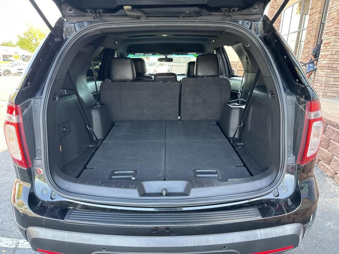 2014 Tuxedo Black Metallic /Black Ford Explorer Limited (1FM5K8F87EG) with an V6 engine, Automatic transmission, located at 10890 W. Colfax Ave., Lakewood, CO, 80215, (303) 274-7692, 39.739914, -105.120132 - 2014 Ford Explorer, Linited, 4x4 in excellent condition inside and out. Loaded with heated leather seats front and rear, backup camera, Bluetiith, seating for 7 and much more. Non smoker and fully serviced. <br><br>All Cars Have Clean Titles And Are Serviced Before Sale., Backup Camera, Leather, Hea - Photo#20