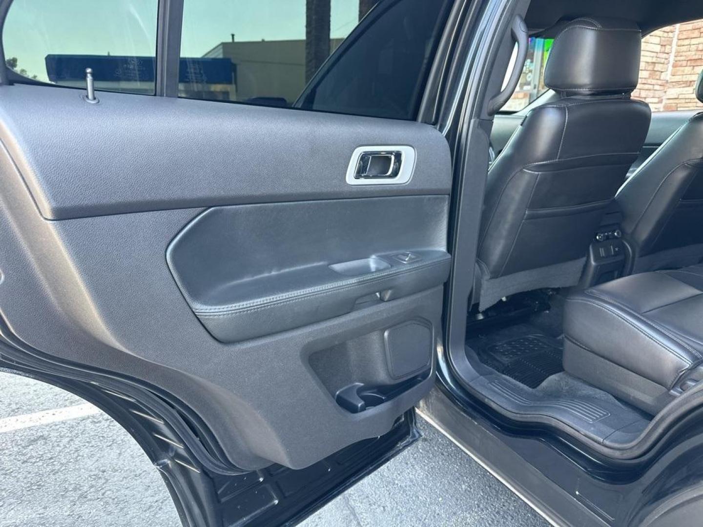 2014 Tuxedo Black Metallic /Black Ford Explorer Limited (1FM5K8F87EG) with an V6 engine, Automatic transmission, located at 10890 W. Colfax Ave., Lakewood, CO, 80215, (303) 274-7692, 39.739914, -105.120132 - 2014 Ford Explorer, Linited, 4x4 in excellent condition inside and out. Loaded with heated leather seats front and rear, backup camera, Bluetiith, seating for 7 and much more. Non smoker and fully serviced. <br><br>All Cars Have Clean Titles And Are Serviced Before Sale., Backup Camera, Leather, Hea - Photo#27