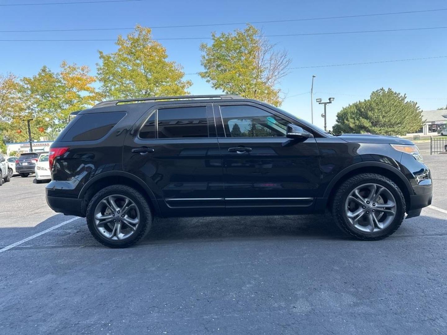 2014 Tuxedo Black Metallic /Black Ford Explorer Limited (1FM5K8F87EG) with an V6 engine, Automatic transmission, located at 10890 W. Colfax Ave., Lakewood, CO, 80215, (303) 274-7692, 39.739914, -105.120132 - 2014 Ford Explorer, Linited, 4x4 in excellent condition inside and out. Loaded with heated leather seats front and rear, backup camera, Bluetiith, seating for 7 and much more. Non smoker and fully serviced. <br><br>All Cars Have Clean Titles And Are Serviced Before Sale., Backup Camera, Leather, Hea - Photo#4