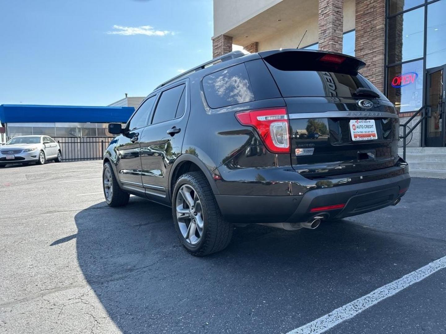 2014 Tuxedo Black Metallic /Black Ford Explorer Limited (1FM5K8F87EG) with an V6 engine, Automatic transmission, located at 10890 W. Colfax Ave., Lakewood, CO, 80215, (303) 274-7692, 39.739914, -105.120132 - 2014 Ford Explorer, Linited, 4x4 in excellent condition inside and out. Loaded with heated leather seats front and rear, backup camera, Bluetiith, seating for 7 and much more. Non smoker and fully serviced. <br><br>All Cars Have Clean Titles And Are Serviced Before Sale., Backup Camera, Leather, Hea - Photo#7