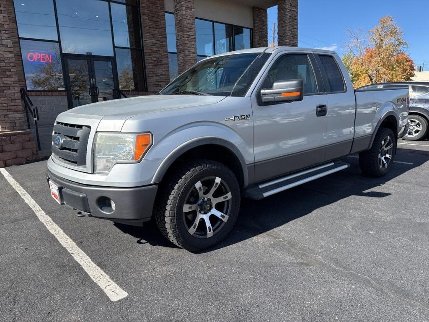 2009 Brilliant Silver Clearcoat Metallic Ford F-150 Lariat (1FTPX14V49K) with an 5.4L V8 EFI 24V FFV engine, Automatic transmission, located at 10890 W. Colfax Ave., Lakewood, CO, 80215, (303) 274-7692, 39.739914, -105.120132 - 2009 Ford F-150<br><br>D1 Auto NEVER charges dealer fees! All cars have clean titles and have been inspected for mechanical issues. We have financing for everyone. Good credit, bad credit, first time buyers.<br>Clean CARFAX.<br>Please call Lakewood Location 303-274-7692 or Thornton 303-287-5511 to s - Photo#1