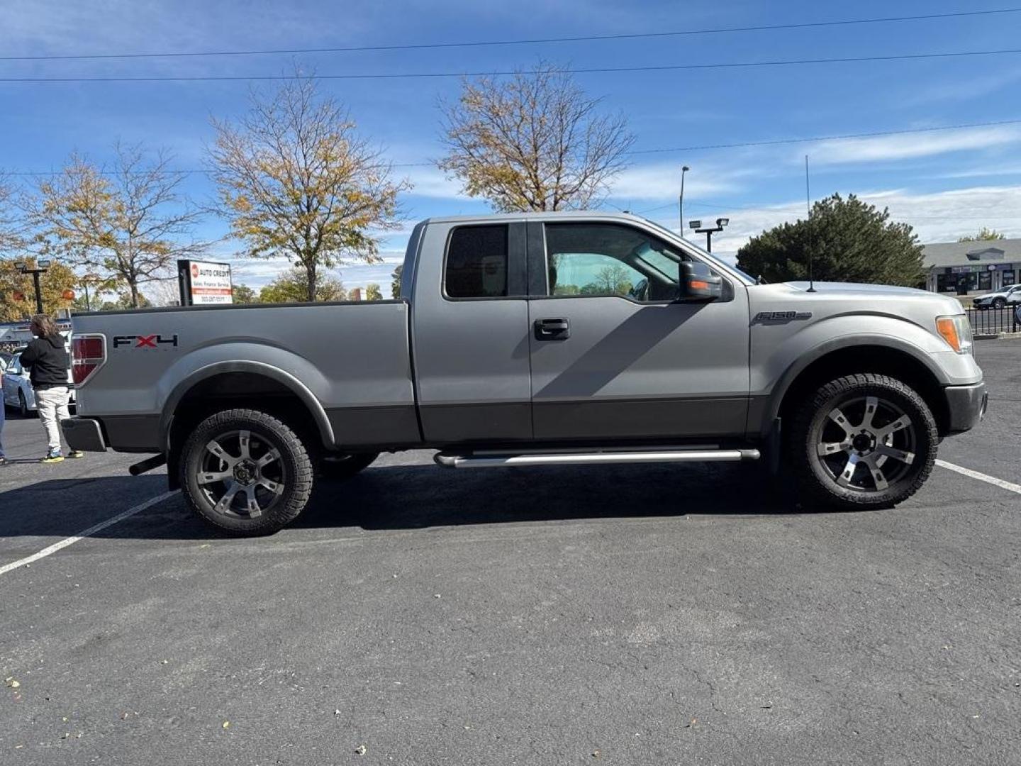 2009 Brilliant Silver Clearcoat Metallic Ford F-150 Lariat (1FTPX14V49K) with an 5.4L V8 EFI 24V FFV engine, Automatic transmission, located at 10890 W. Colfax Ave., Lakewood, CO, 80215, (303) 274-7692, 39.739914, -105.120132 - 2009 Ford F-150<br><br>D1 Auto NEVER charges dealer fees! All cars have clean titles and have been inspected for mechanical issues. We have financing for everyone. Good credit, bad credit, first time buyers.<br>Clean CARFAX.<br>Please call Lakewood Location 303-274-7692 or Thornton 303-287-5511 to s - Photo#4