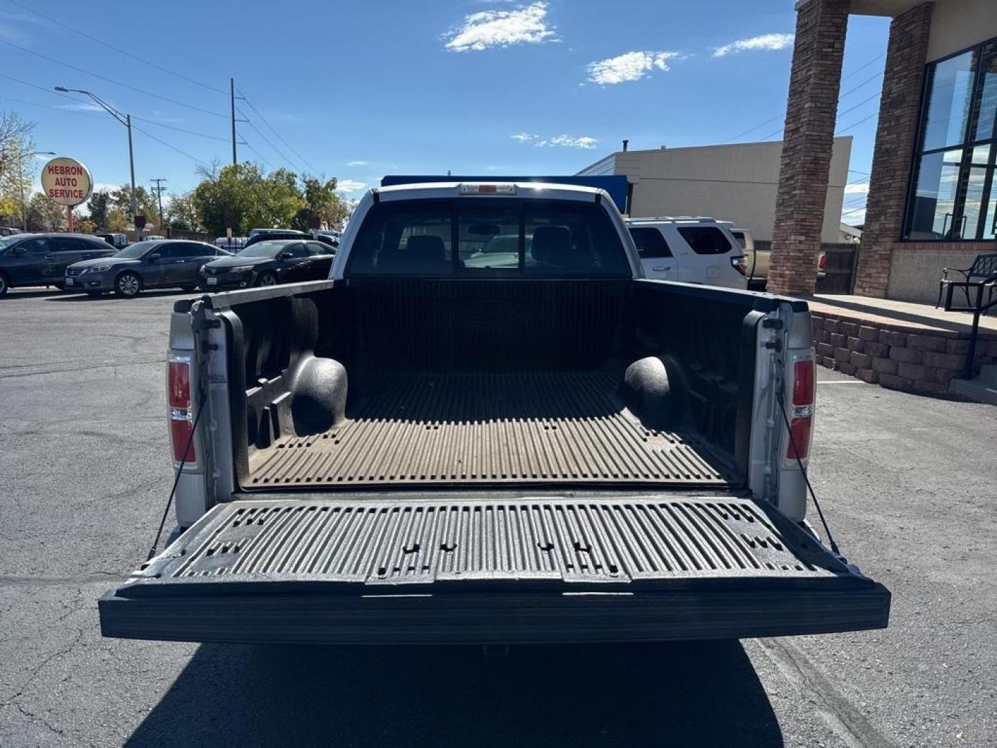 2009 Brilliant Silver Clearcoat Metallic Ford F-150 Lariat (1FTPX14V49K) with an 5.4L V8 EFI 24V FFV engine, Automatic transmission, located at 10890 W. Colfax Ave., Lakewood, CO, 80215, (303) 274-7692, 39.739914, -105.120132 - 2009 Ford F-150<br><br>D1 Auto NEVER charges dealer fees! All cars have clean titles and have been inspected for mechanical issues. We have financing for everyone. Good credit, bad credit, first time buyers.<br>Clean CARFAX.<br>Please call Lakewood Location 303-274-7692 or Thornton 303-287-5511 to s - Photo#7