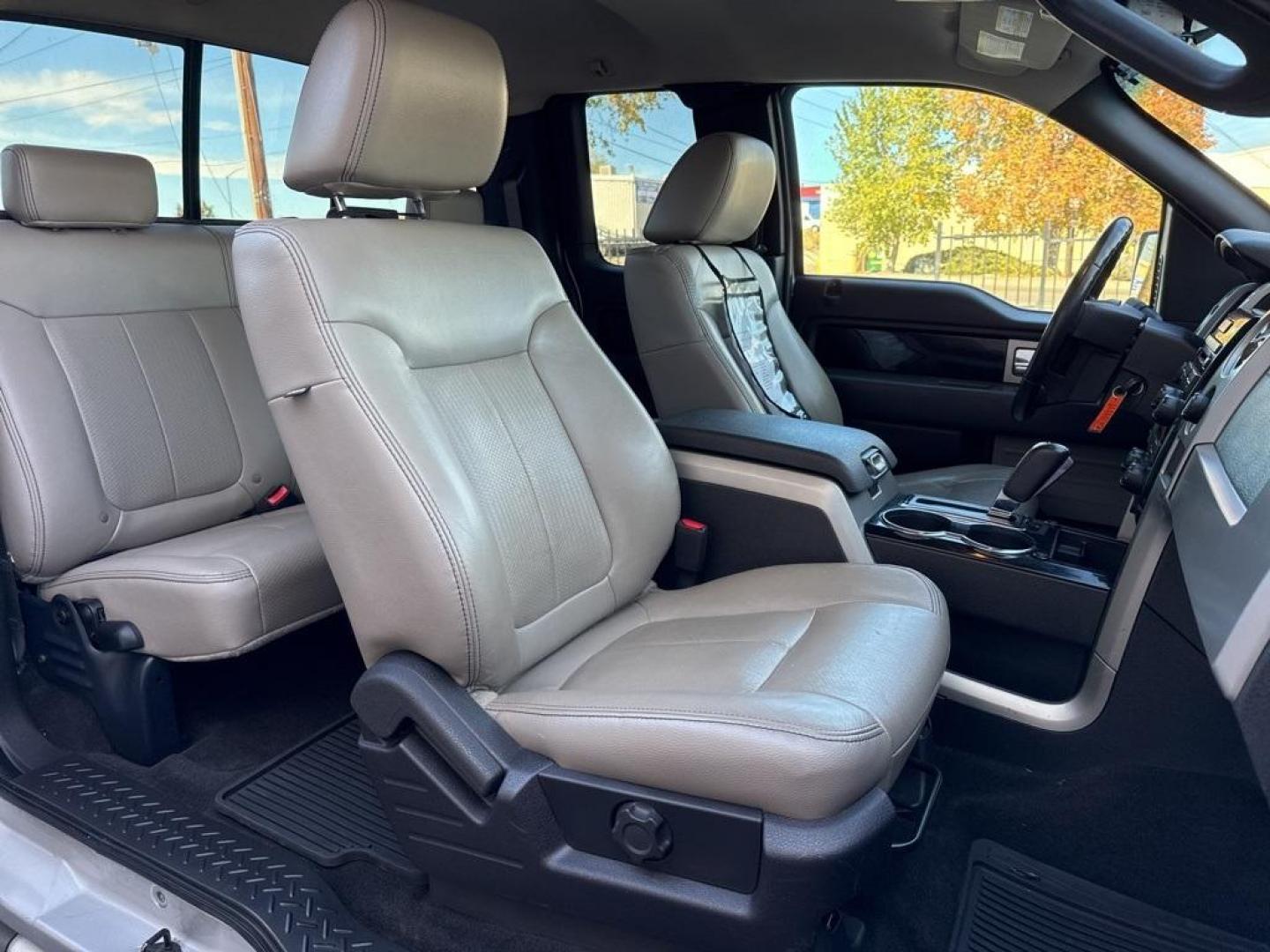 2009 Brilliant Silver Clearcoat Metallic Ford F-150 Lariat (1FTPX14V49K) with an 5.4L V8 EFI 24V FFV engine, Automatic transmission, located at 10890 W. Colfax Ave., Lakewood, CO, 80215, (303) 274-7692, 39.739914, -105.120132 - 2009 Ford F-150<br><br>D1 Auto NEVER charges dealer fees! All cars have clean titles and have been inspected for mechanical issues. We have financing for everyone. Good credit, bad credit, first time buyers.<br>Clean CARFAX.<br>Please call Lakewood Location 303-274-7692 or Thornton 303-287-5511 to s - Photo#12