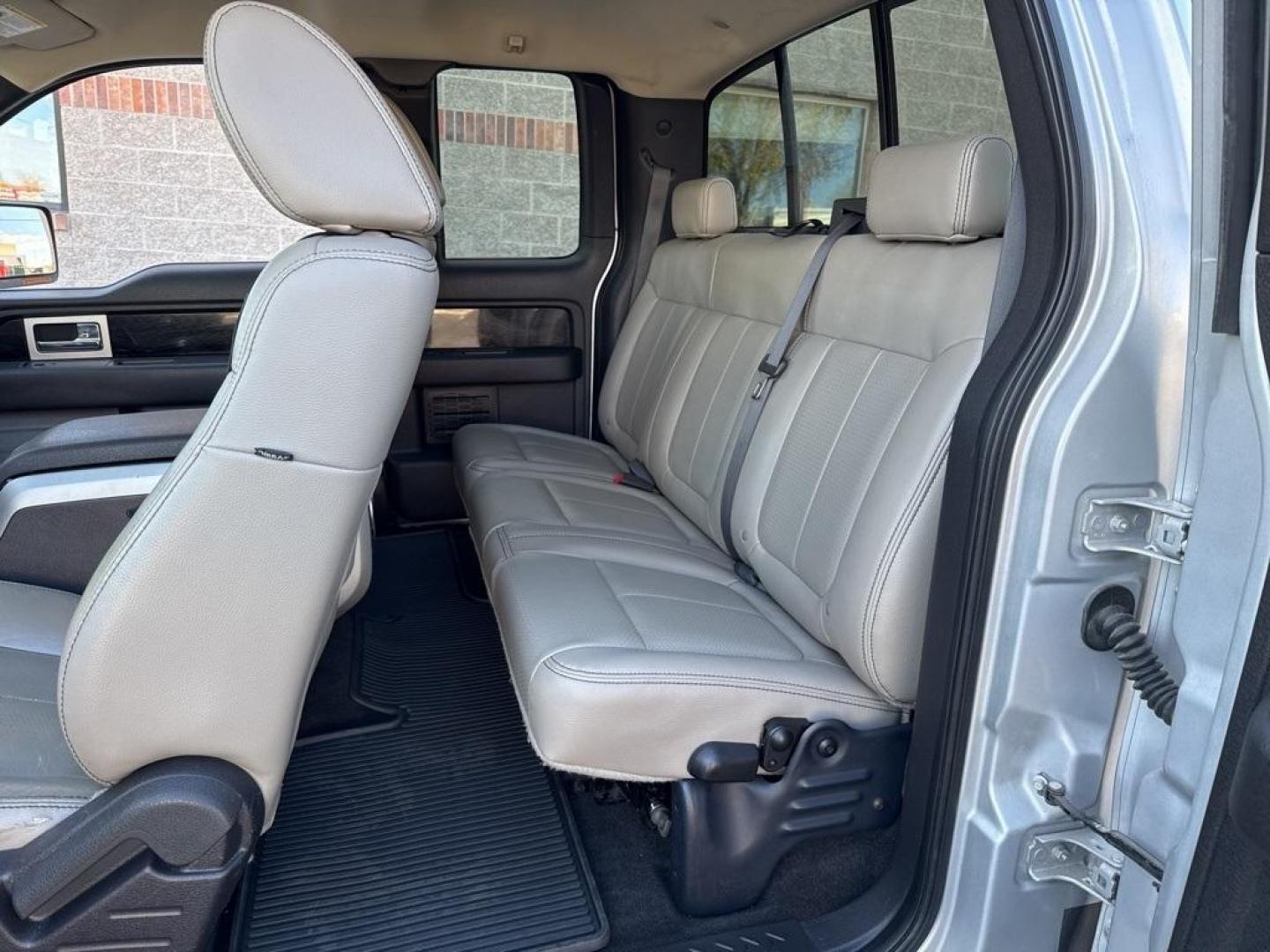 2009 Brilliant Silver Clearcoat Metallic Ford F-150 Lariat (1FTPX14V49K) with an 5.4L V8 EFI 24V FFV engine, Automatic transmission, located at 10890 W. Colfax Ave., Lakewood, CO, 80215, (303) 274-7692, 39.739914, -105.120132 - 2009 Ford F-150<br><br>D1 Auto NEVER charges dealer fees! All cars have clean titles and have been inspected for mechanical issues. We have financing for everyone. Good credit, bad credit, first time buyers.<br>Clean CARFAX.<br>Please call Lakewood Location 303-274-7692 or Thornton 303-287-5511 to s - Photo#18