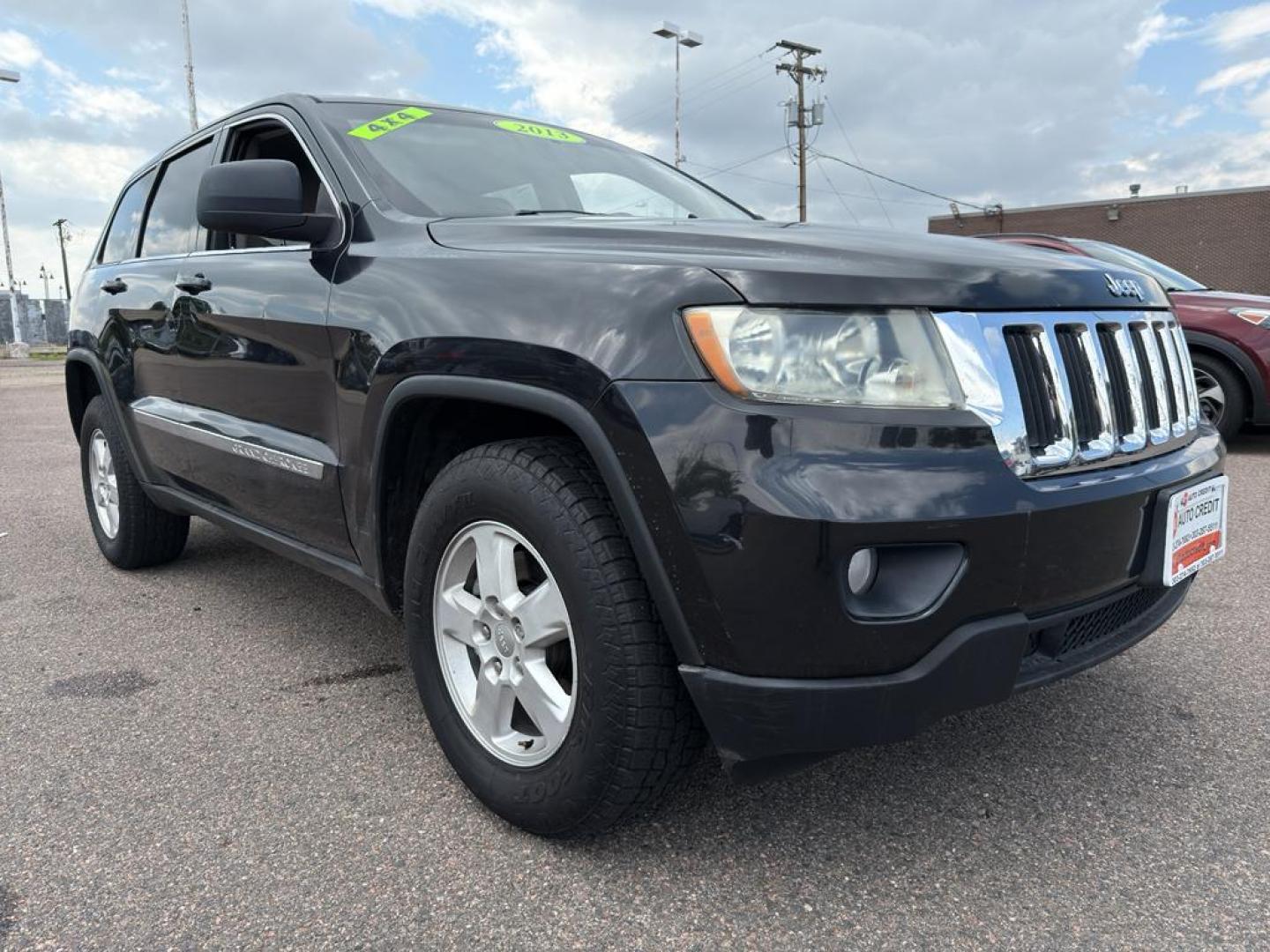 2013 BLACK Jeep Grand Cherokee Laredo (1C4RJFAG1DC) with an V6, 3.6L engine, Automatic transmission, located at 10890 W. Colfax Ave., Lakewood, CO, 80215, (303) 274-7692, 39.739914, -105.120132 - Photo#2