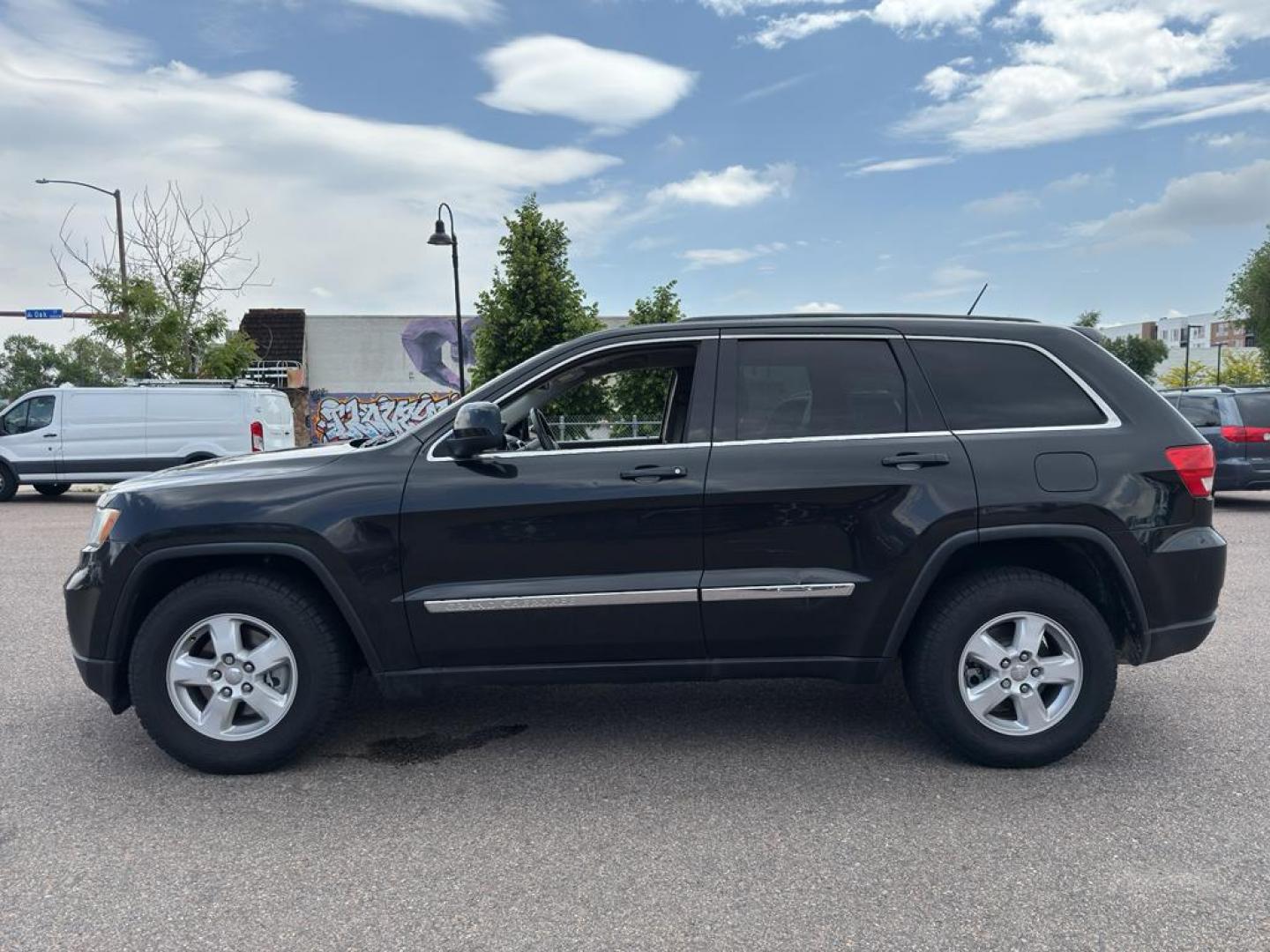 2013 BLACK Jeep Grand Cherokee Laredo (1C4RJFAG1DC) with an V6, 3.6L engine, Automatic transmission, located at 10890 W. Colfax Ave., Lakewood, CO, 80215, (303) 274-7692, 39.739914, -105.120132 - Photo#7