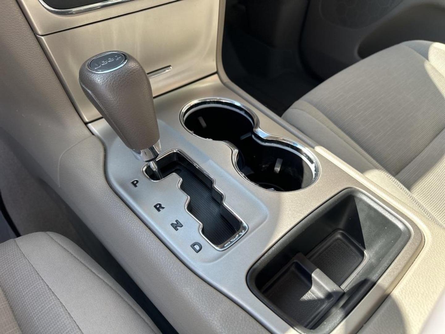 2013 Brilliant Black Crystal Pearlcoat /Dark Graystone/Medium Graystone Jeep Grand Cherokee Laredo (1C4RJFAG1DC) with an 3.6L V6 Flex Fuel 24V VVT engine, Automatic transmission, located at 10890 W. Colfax Ave., Lakewood, CO, 80215, (303) 274-7692, 39.739914, -105.120132 - 2013 Jeep Grand Cherokee<br><br>D1 Auto NEVER charges dealer fees! All cars have clean titles and have been inspected for mechanical issues. We have financing for everyone. Good credit, bad credit, first time buyers.<br>CARFAX One-Owner. Odometer is 6745 miles below market average!<br>Please call La - Photo#13
