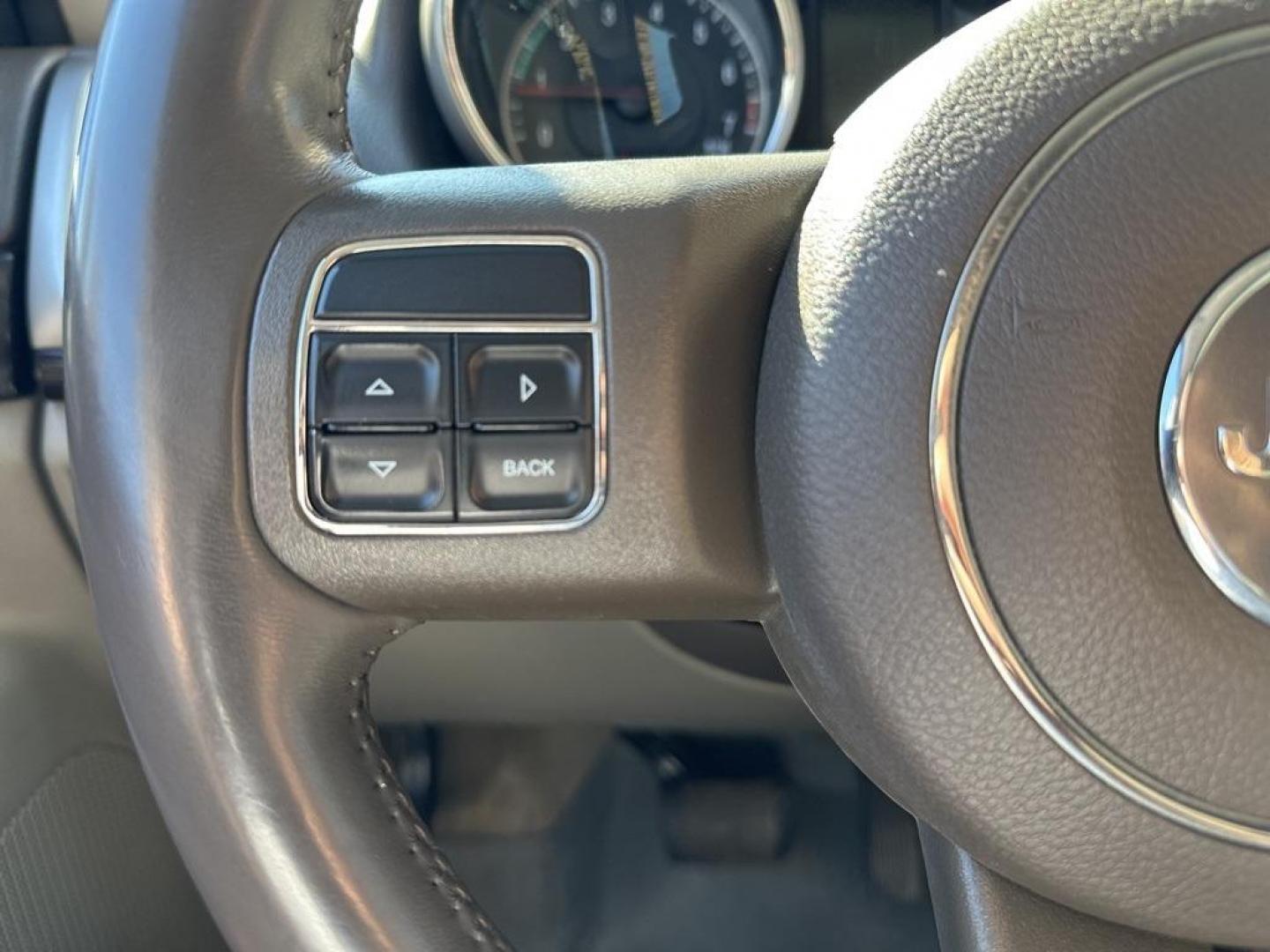2013 Brilliant Black Crystal Pearlcoat /Dark Graystone/Medium Graystone Jeep Grand Cherokee Laredo (1C4RJFAG1DC) with an 3.6L V6 Flex Fuel 24V VVT engine, Automatic transmission, located at 10890 W. Colfax Ave., Lakewood, CO, 80215, (303) 274-7692, 39.739914, -105.120132 - 2013 Jeep Grand Cherokee<br><br>D1 Auto NEVER charges dealer fees! All cars have clean titles and have been inspected for mechanical issues. We have financing for everyone. Good credit, bad credit, first time buyers.<br>CARFAX One-Owner. Odometer is 6745 miles below market average!<br>Please call La - Photo#17