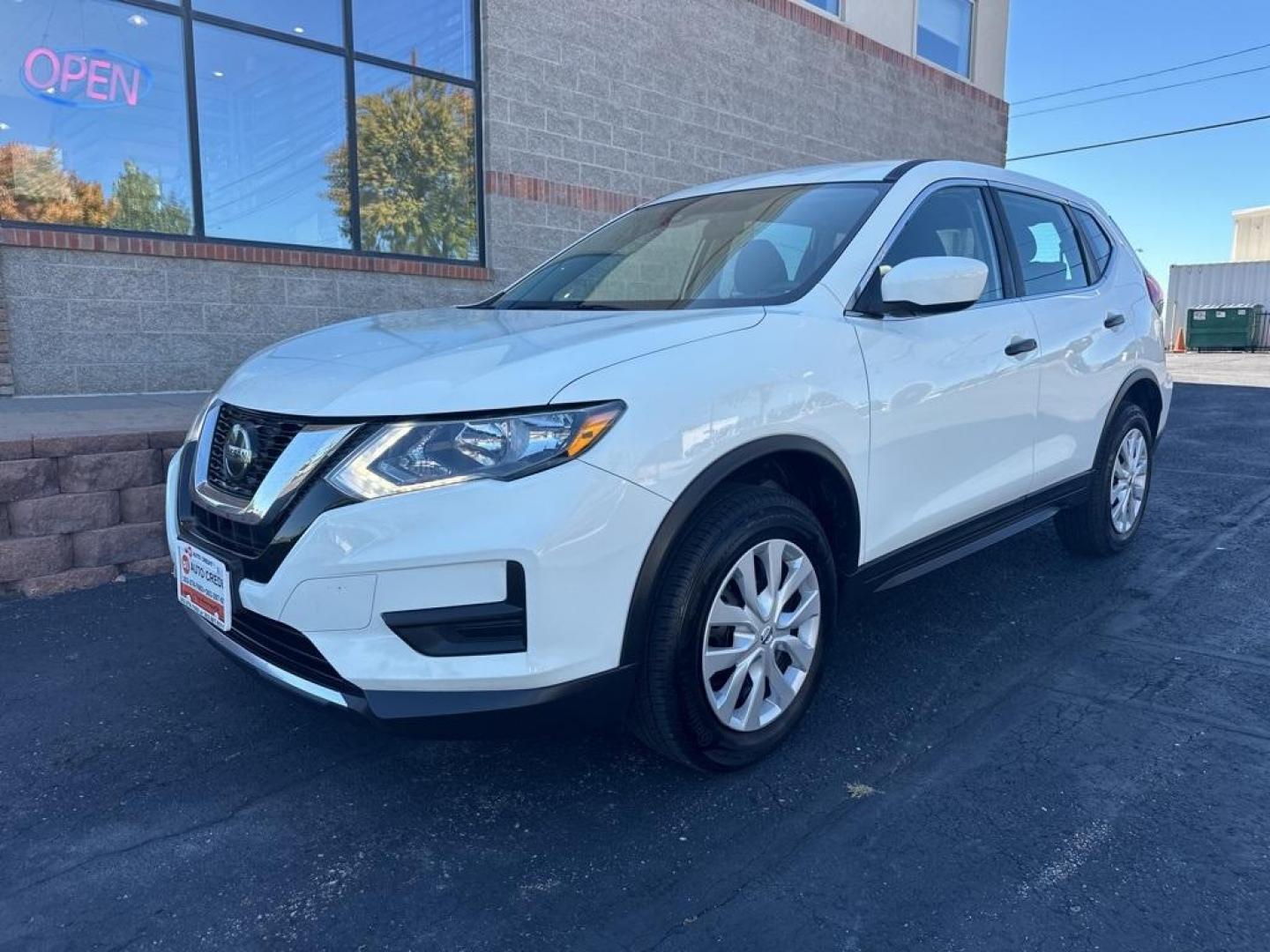 2019 Glacier White /Charcoal Nissan Rogue S (5N1AT2MV6KC) with an 2.5L I4 DOHC 16V engine, CVT transmission, located at 10890 W. Colfax Ave., Lakewood, CO, 80215, (303) 274-7692, 39.739914, -105.120132 - 2019 Nissan Rogue All Wheel Drive, One Owner, Mint Condition. <br>All Cars Have Clean Titles And Are Serviced Before Sale., CarfaxOne Owner, No Accidents, Backup Camera, Non Smoker, No Pet Odor Or Hair, AWD.<br><br>D1 Auto NEVER charges dealer fees! All cars have clean titles and have been inspected - Photo#6