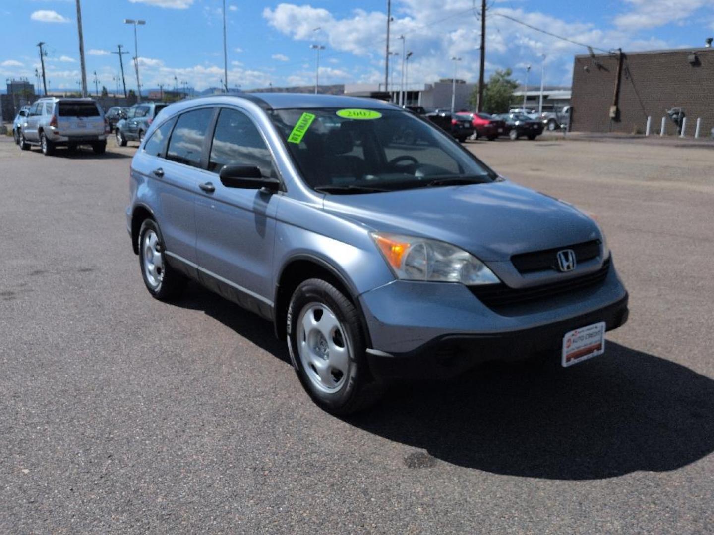 2007 SILVER Honda CR-V LX (JHLRE38397C) with an 4 Cyl, 2.4L engine, Automatic transmission, located at 10890 W. Colfax Ave., Lakewood, CO, 80215, (303) 274-7692, 39.739914, -105.120132 - Photo#2