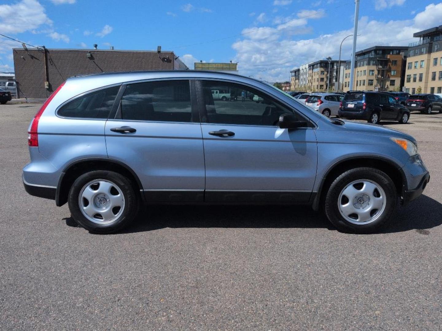 2007 SILVER Honda CR-V LX (JHLRE38397C) with an 4 Cyl, 2.4L engine, Automatic transmission, located at 10890 W. Colfax Ave., Lakewood, CO, 80215, (303) 274-7692, 39.739914, -105.120132 - Photo#3
