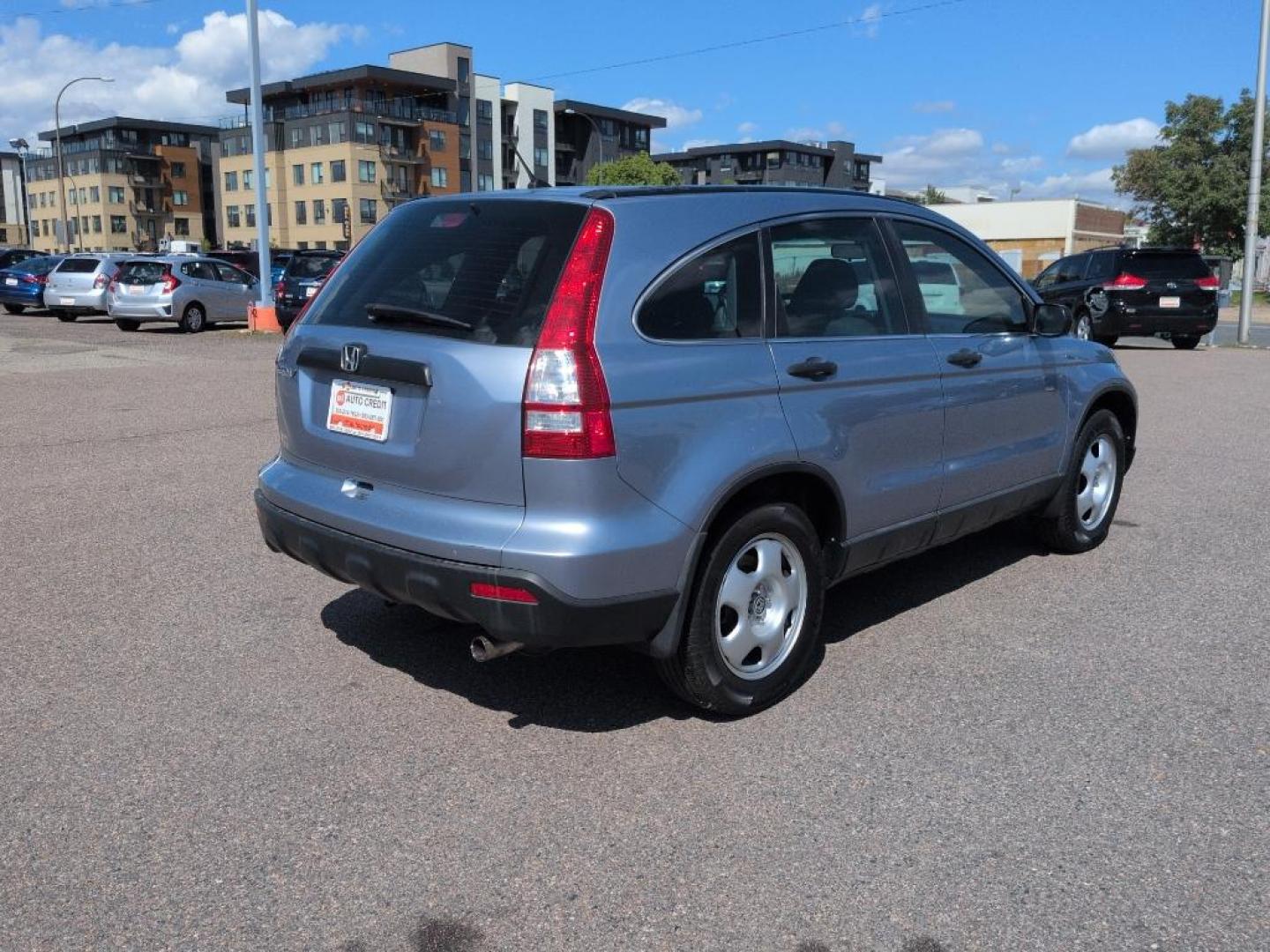 2007 SILVER Honda CR-V LX (JHLRE38397C) with an 4 Cyl, 2.4L engine, Automatic transmission, located at 10890 W. Colfax Ave., Lakewood, CO, 80215, (303) 274-7692, 39.739914, -105.120132 - Photo#4