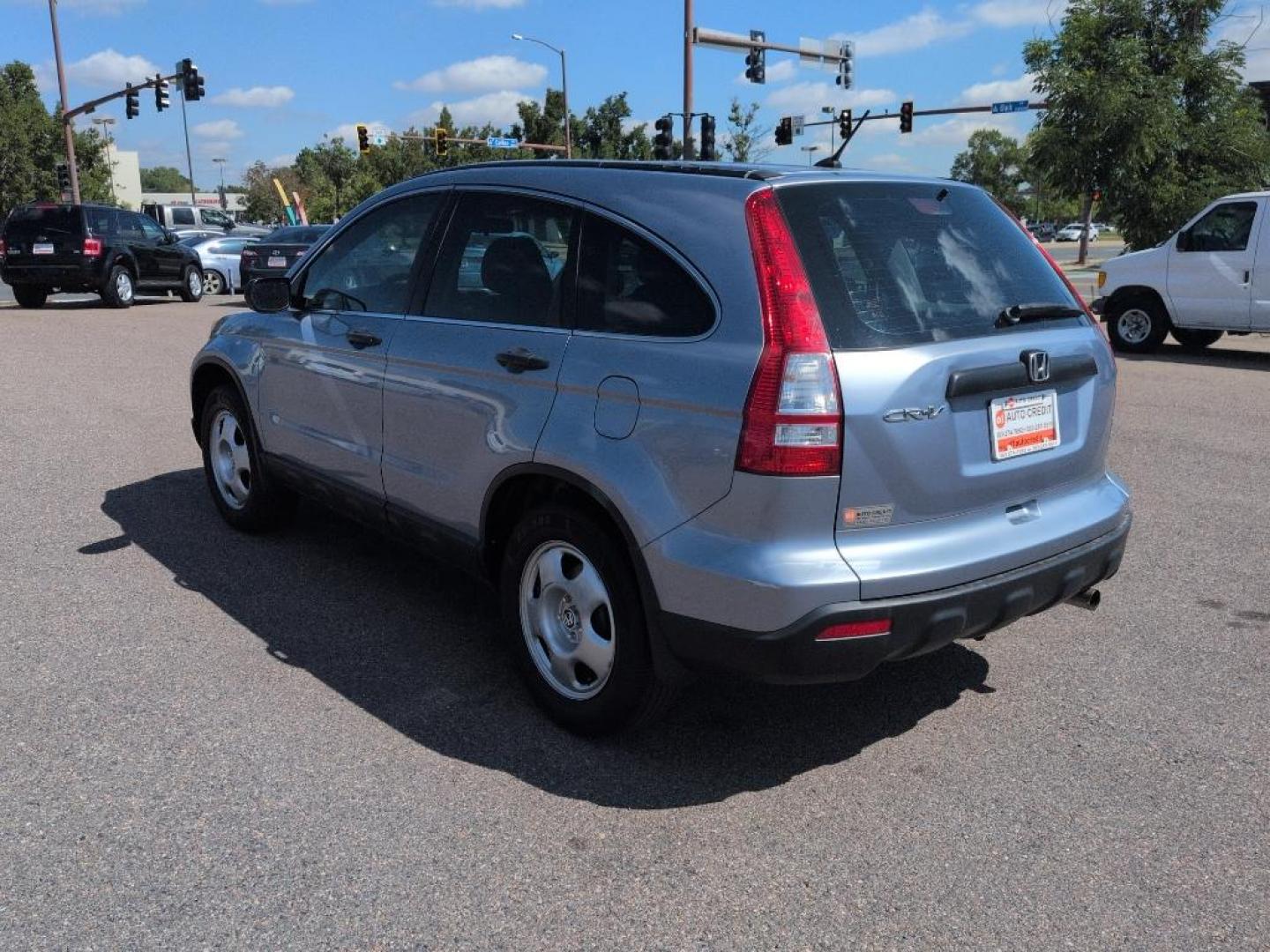 2007 SILVER Honda CR-V LX (JHLRE38397C) with an 4 Cyl, 2.4L engine, Automatic transmission, located at 10890 W. Colfax Ave., Lakewood, CO, 80215, (303) 274-7692, 39.739914, -105.120132 - Photo#6